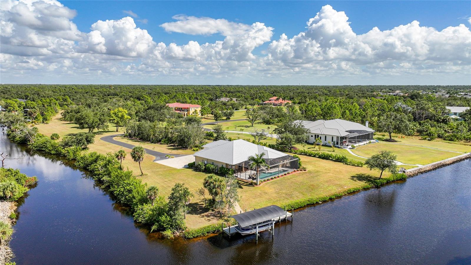 Image 43 of 47 For 3690 Como Street