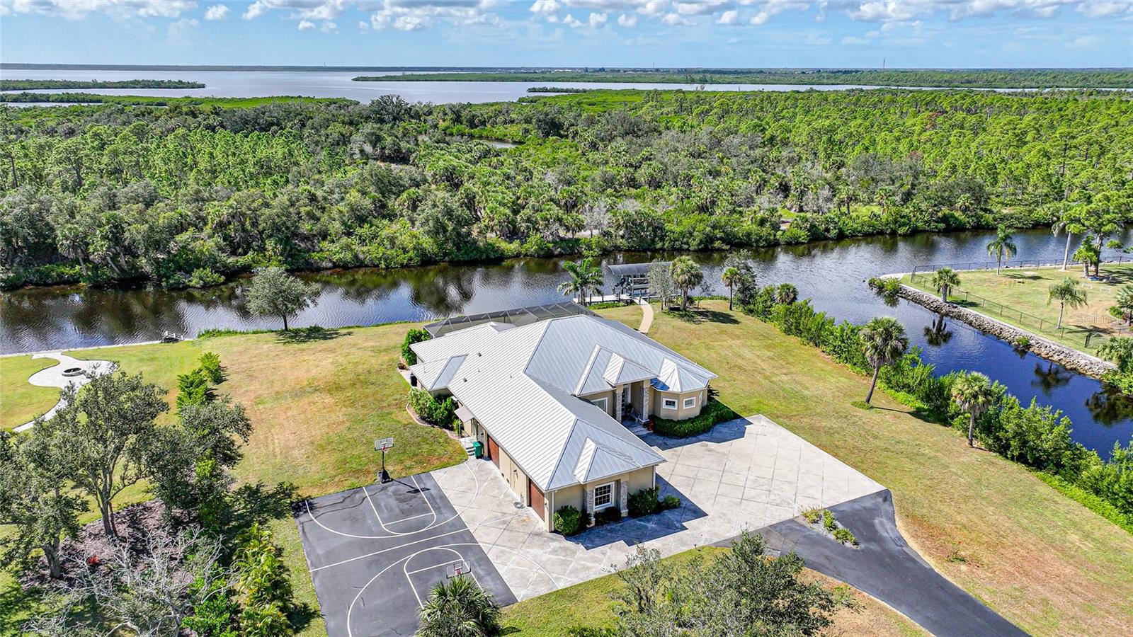 Image 47 of 47 For 3690 Como Street