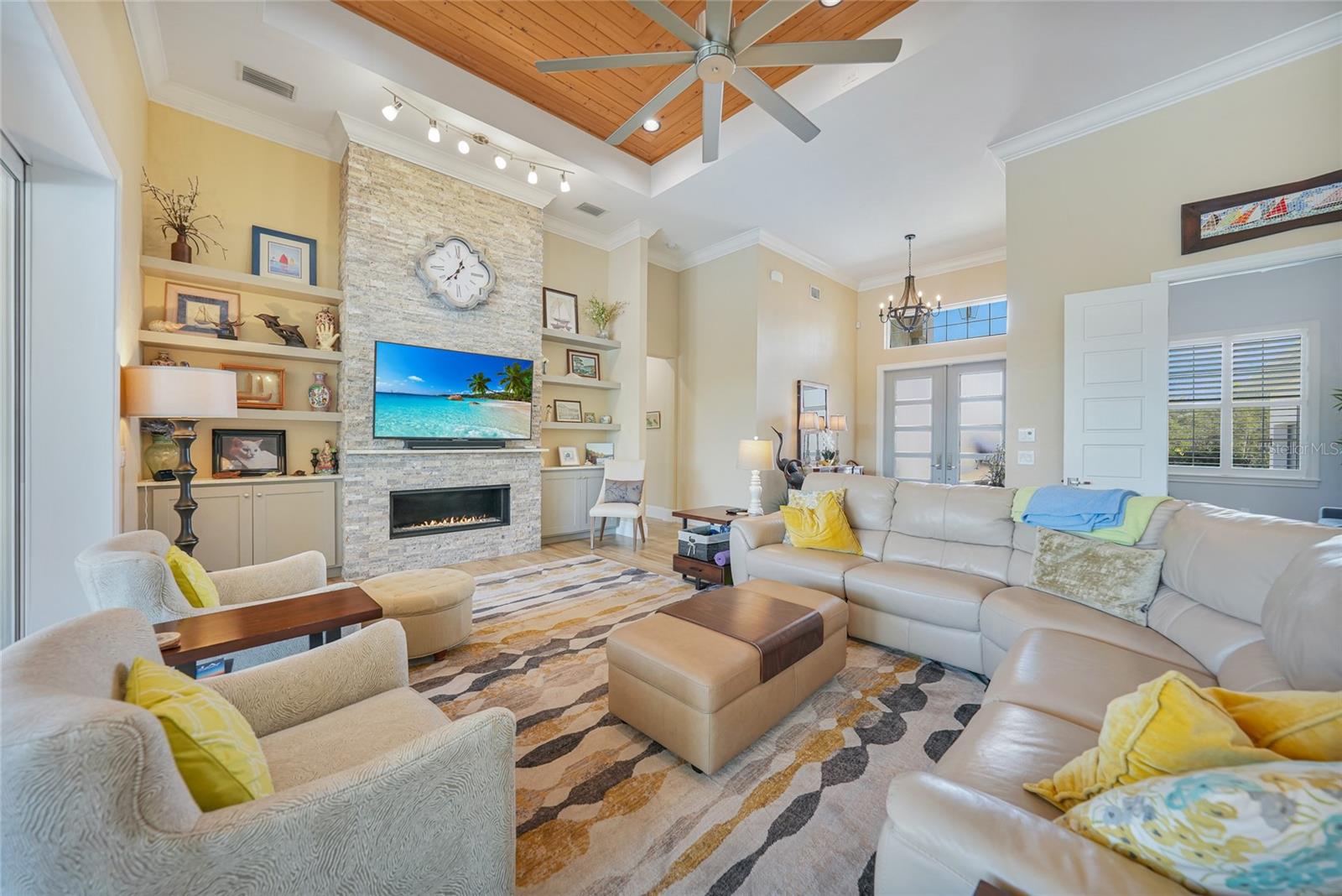 Image 7 of 47 For 3690 Como Street