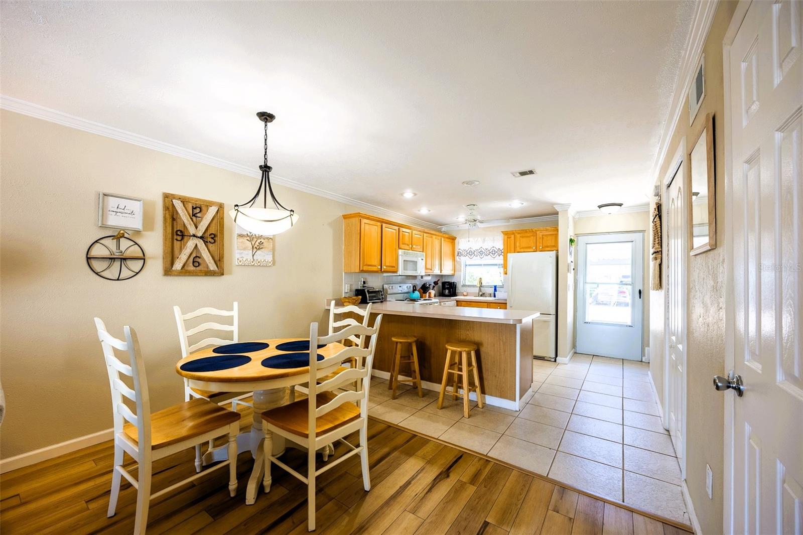 Image 10 of 48 For 6777 Winkler Road 150