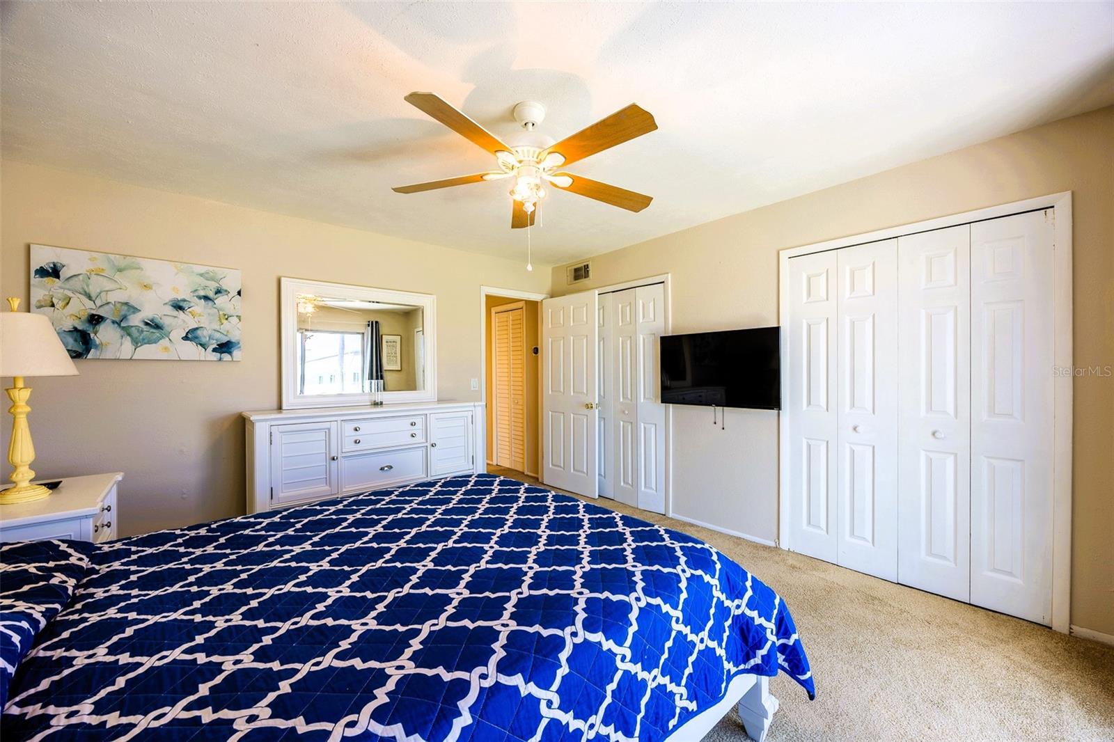 Image 24 of 48 For 6777 Winkler Road 150