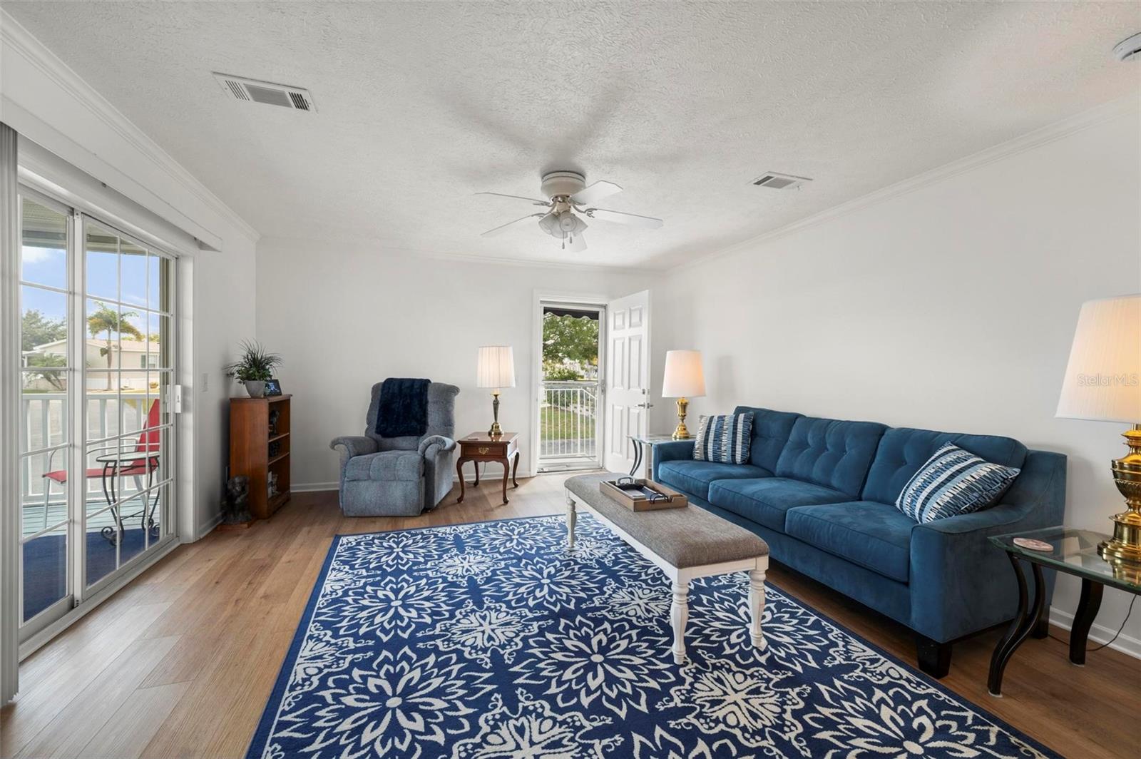 Image 11 of 53 For 1000 Kings Highway 295