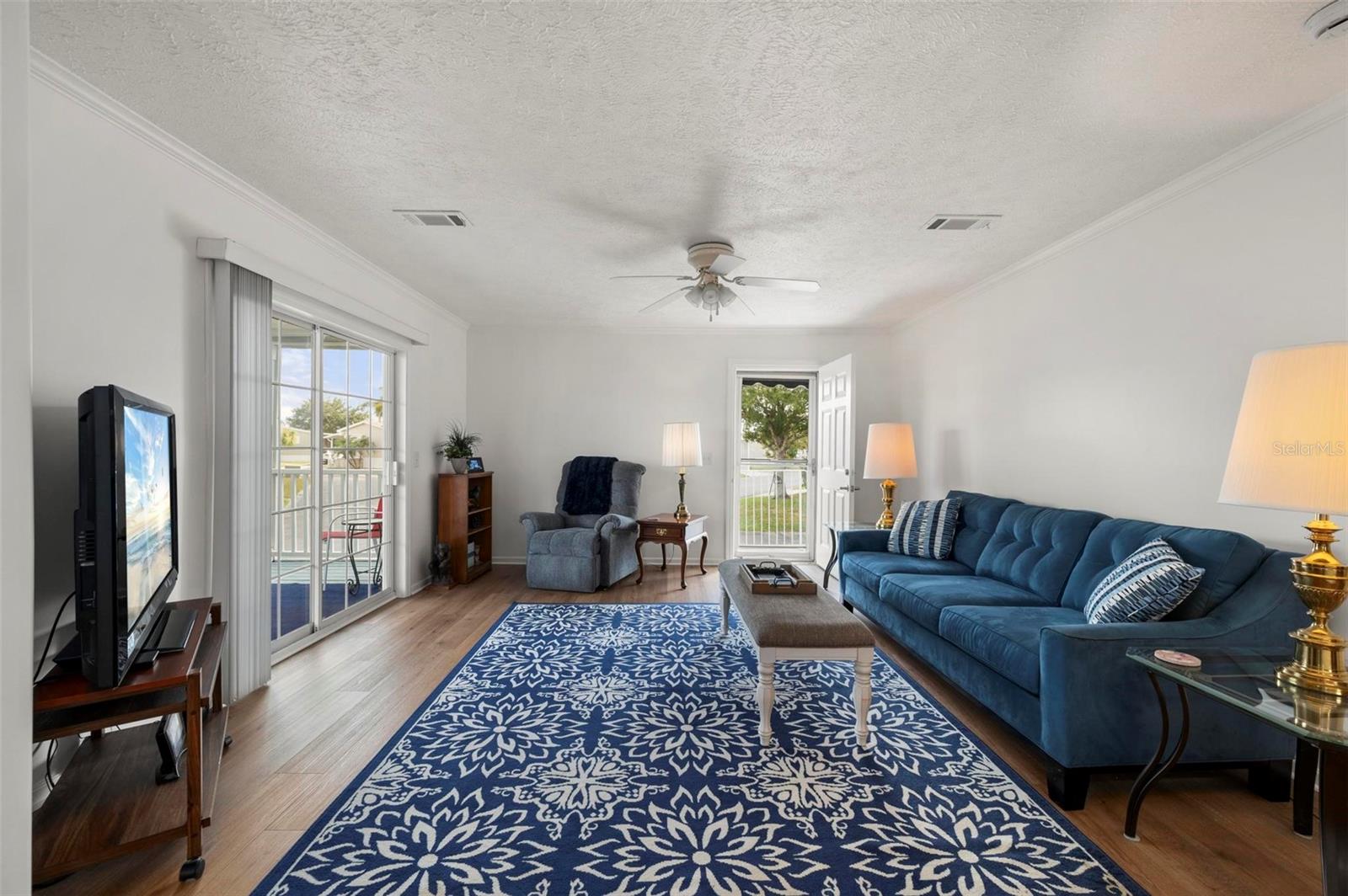 Image 12 of 53 For 1000 Kings Highway 295