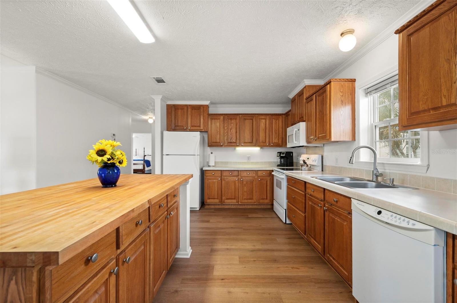 Image 15 of 53 For 1000 Kings Highway 295