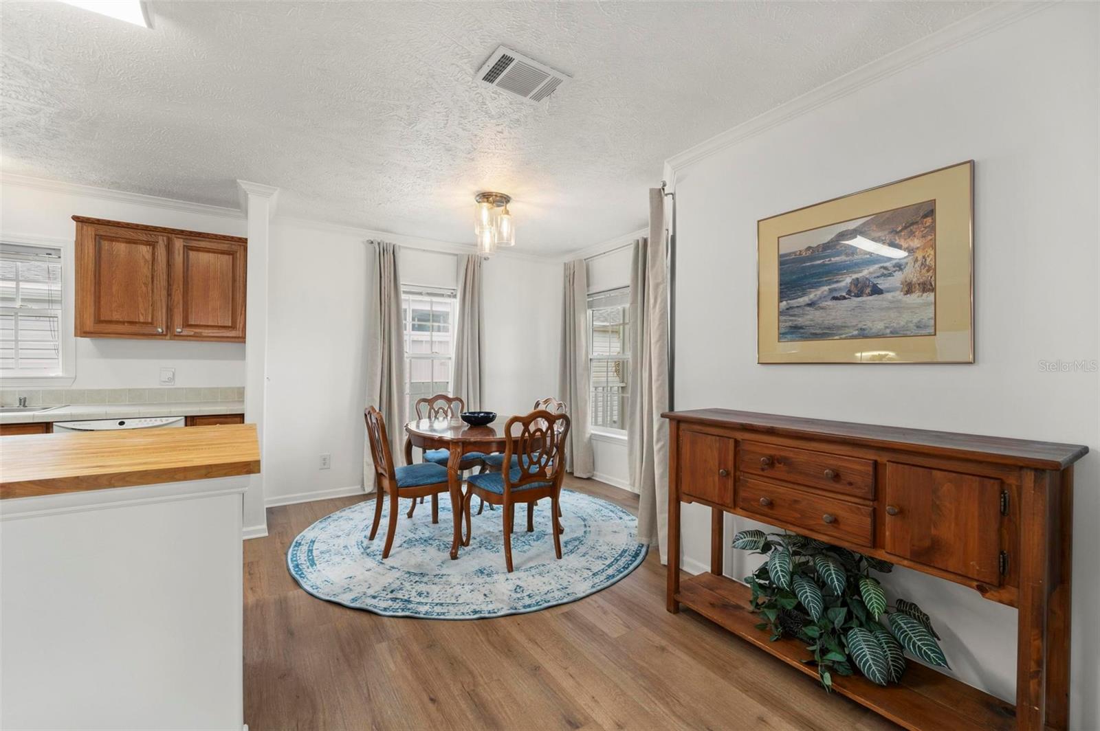 Image 17 of 53 For 1000 Kings Highway 295