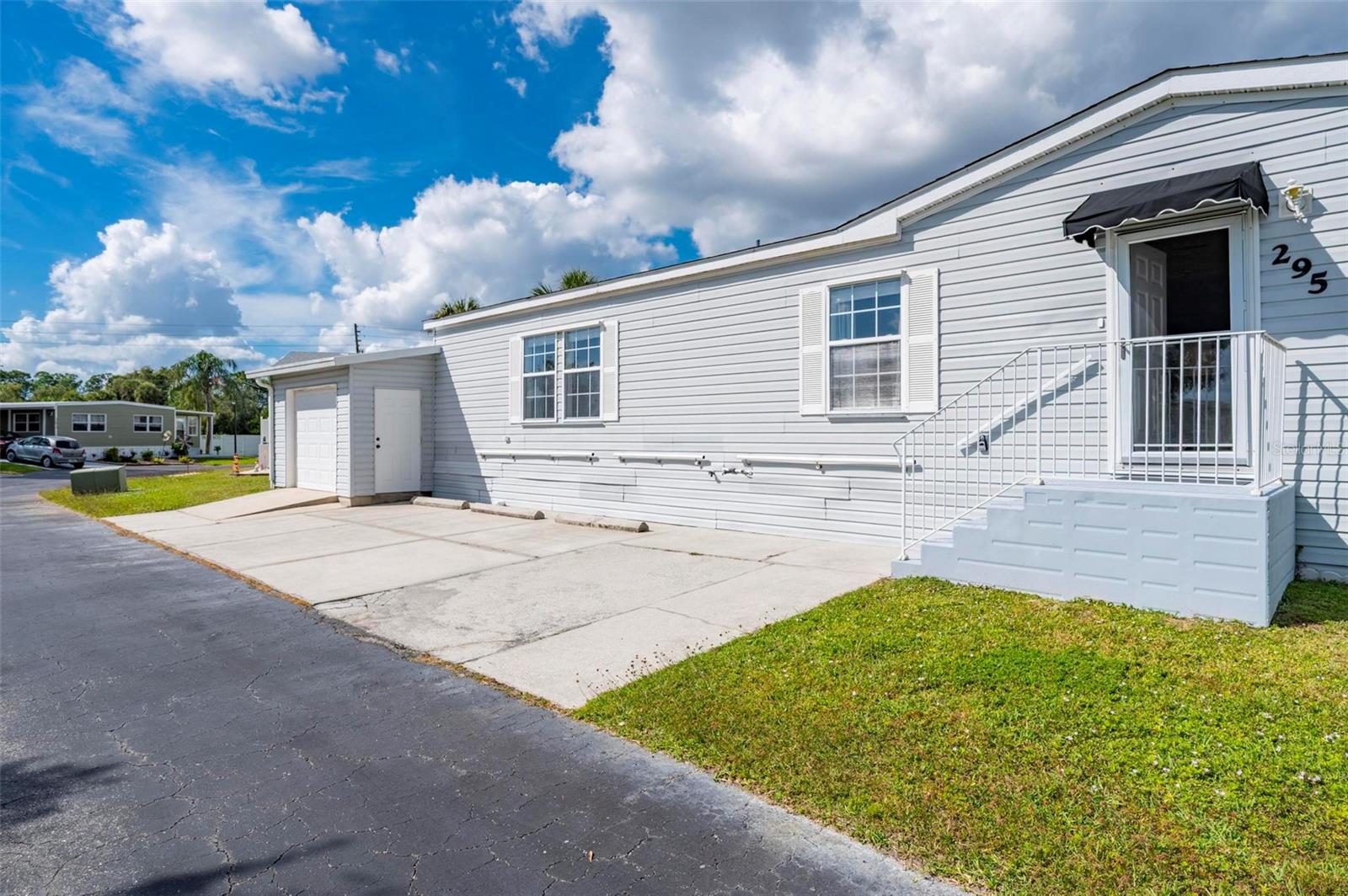 Image 2 of 53 For 1000 Kings Highway 295