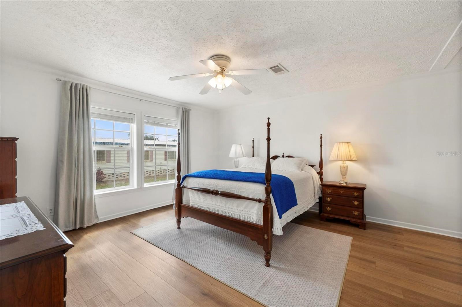 Image 20 of 53 For 1000 Kings Highway 295