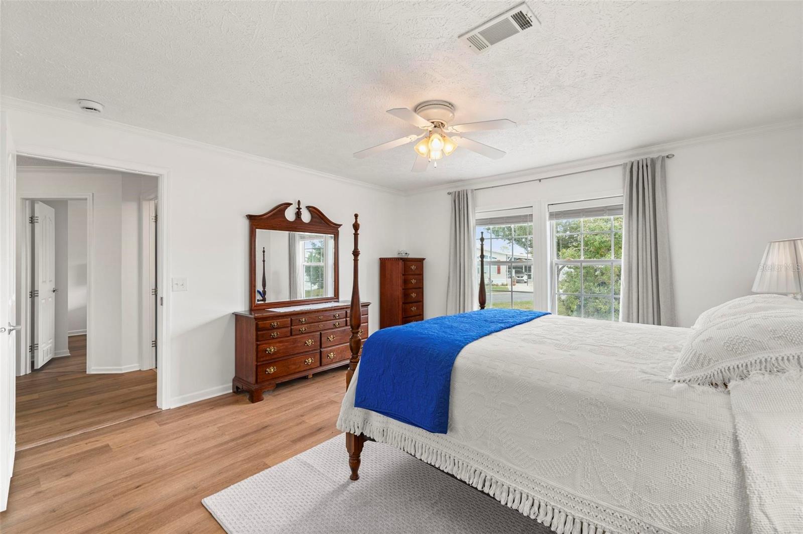 Image 21 of 53 For 1000 Kings Highway 295