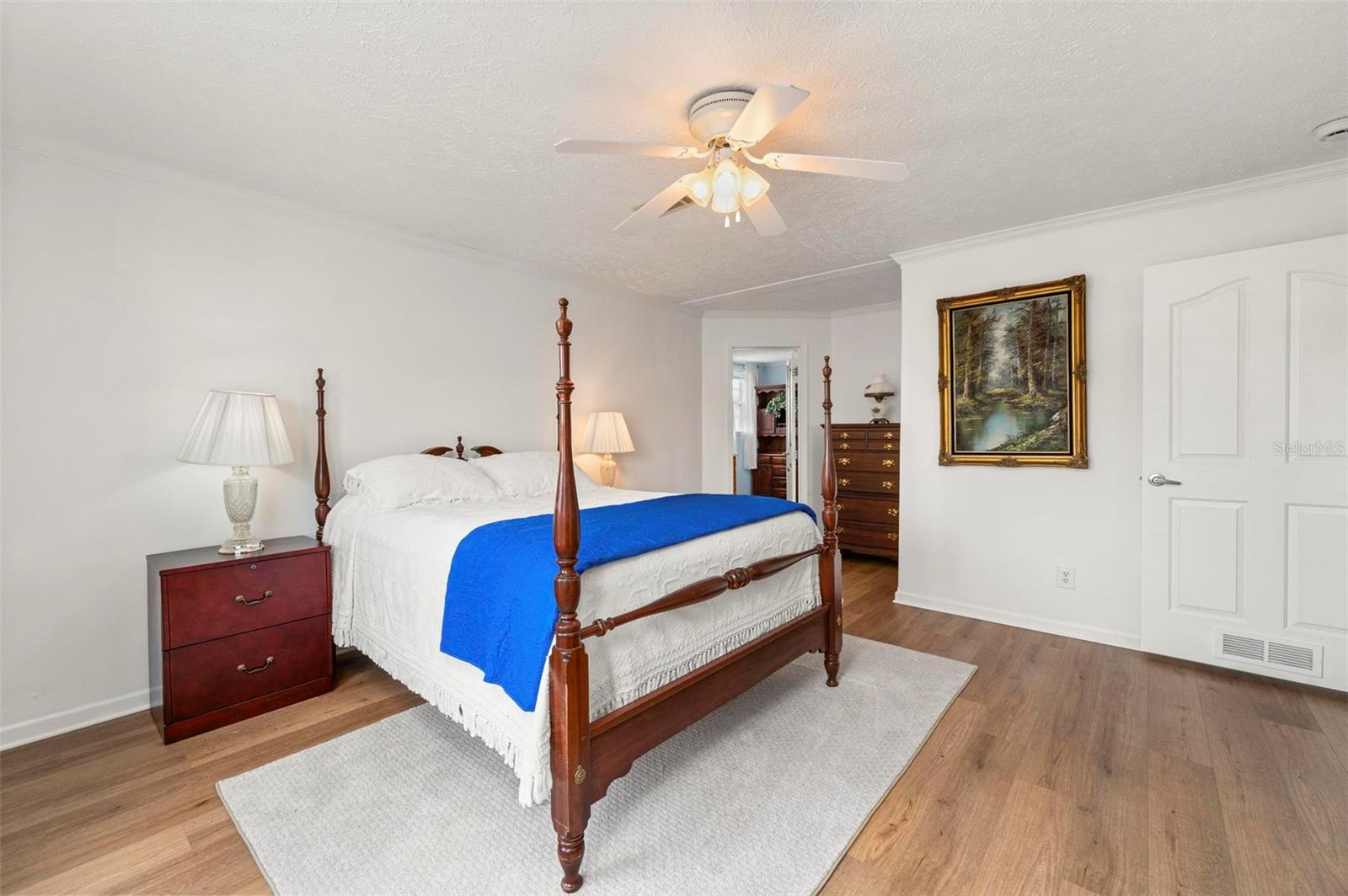 Image 22 of 53 For 1000 Kings Highway 295