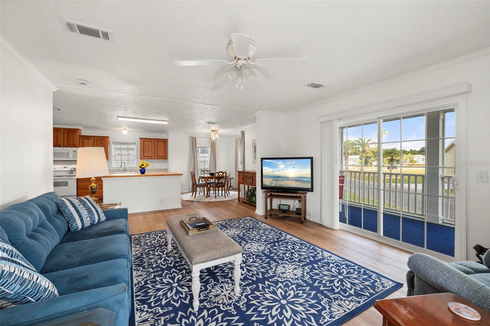 Image 4 of 53 For 1000 Kings Highway 295