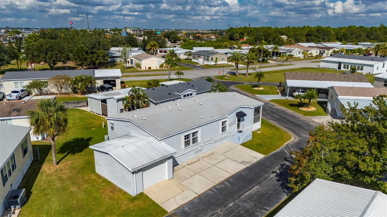 Image 40 of 53 For 1000 Kings Highway 295