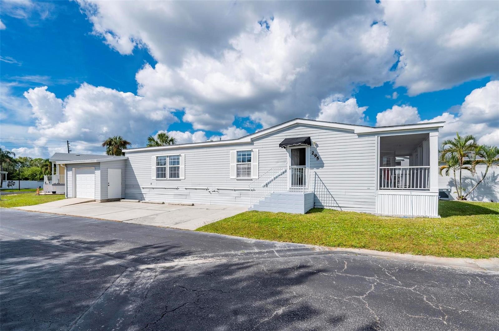 Image 41 of 53 For 1000 Kings Highway 295