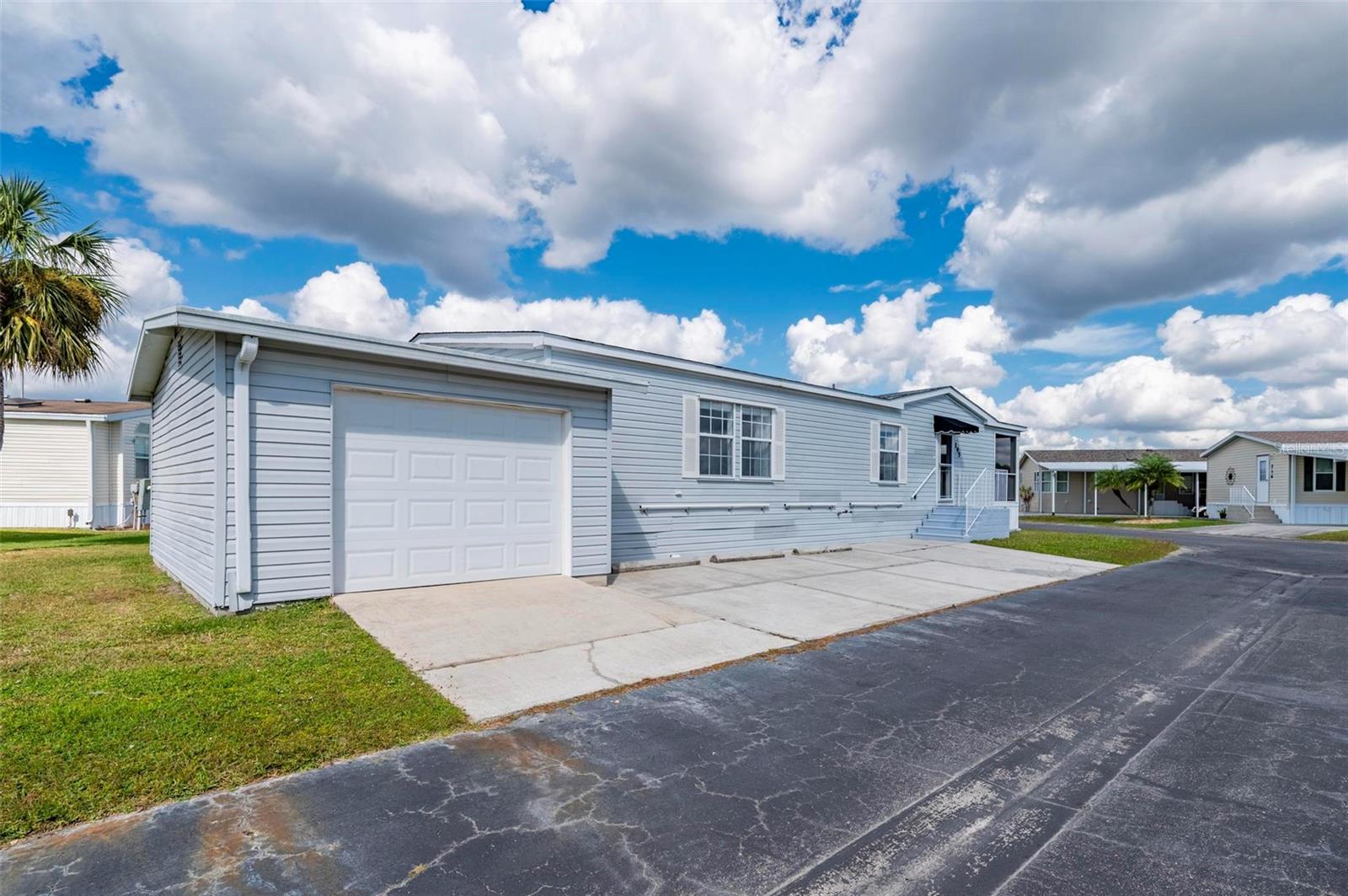 Image 43 of 53 For 1000 Kings Highway 295