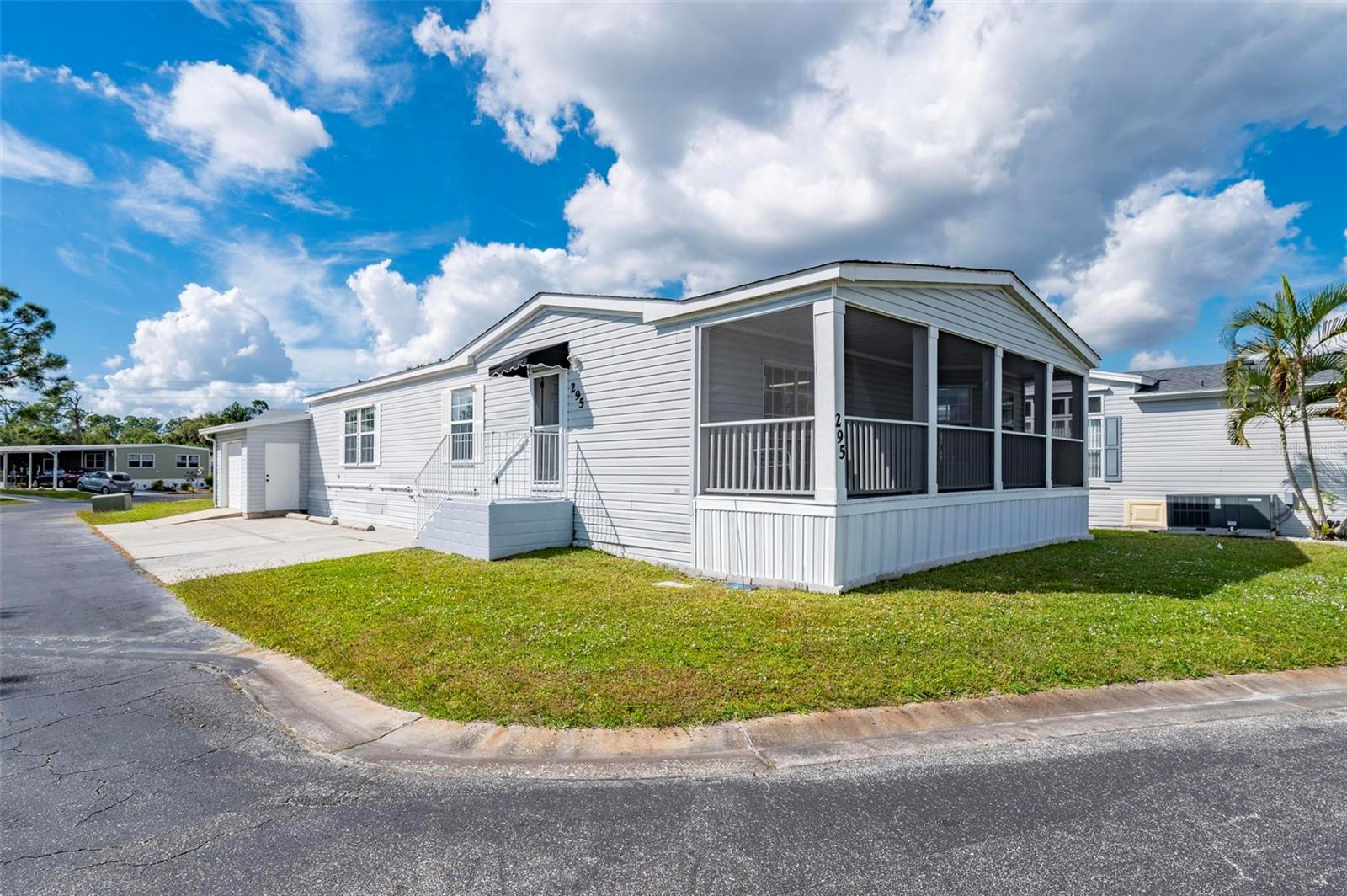 Image 6 of 53 For 1000 Kings Highway 295