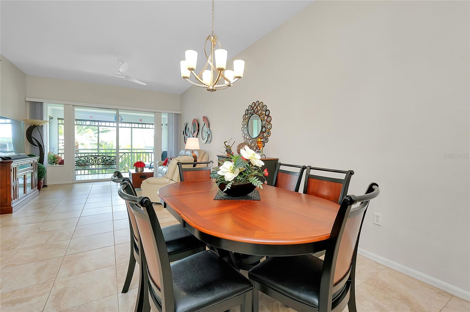 Image 12 of 80 For 5127 Melbourne Street F301