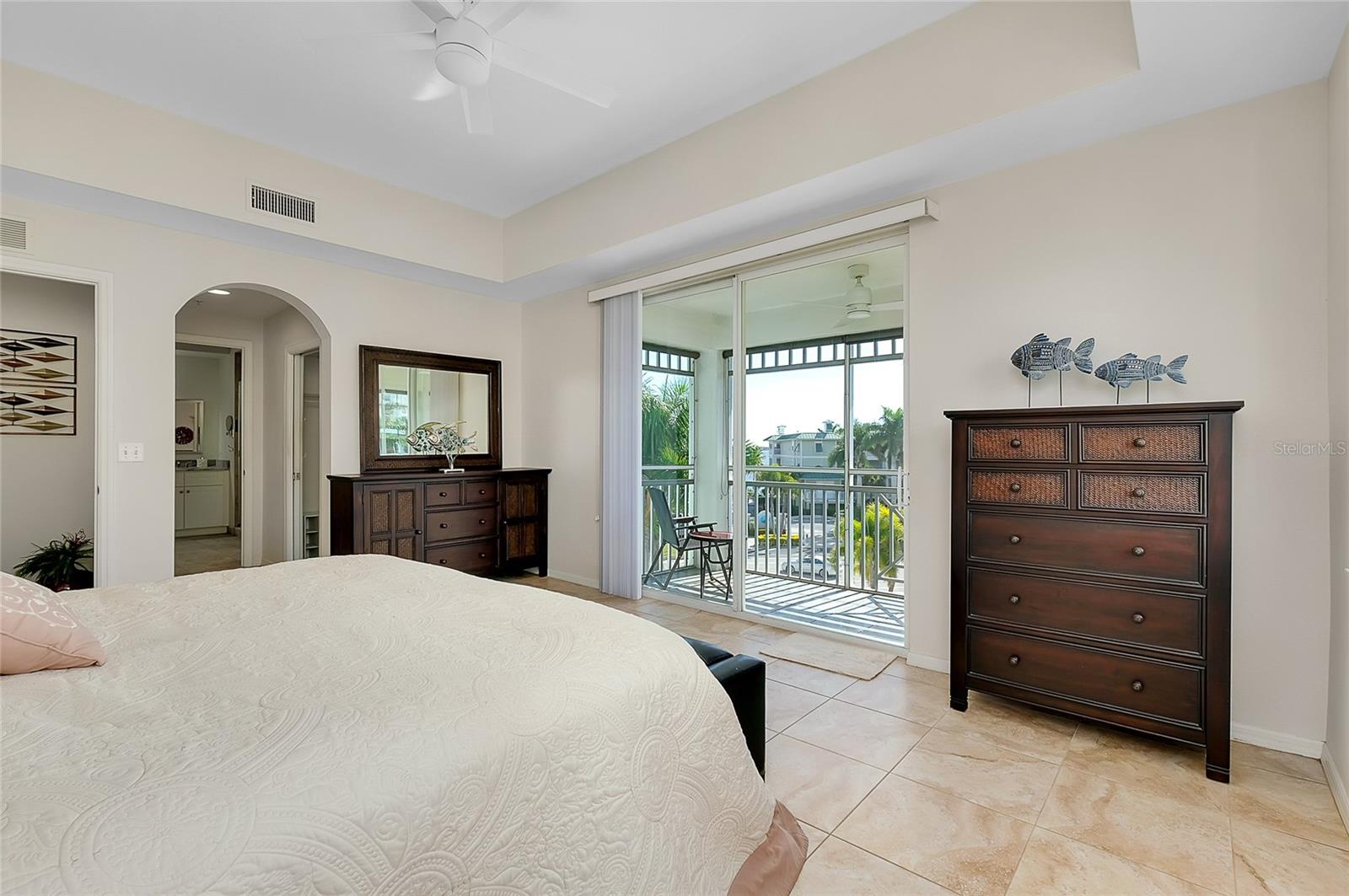 Image 24 of 80 For 5127 Melbourne Street F301