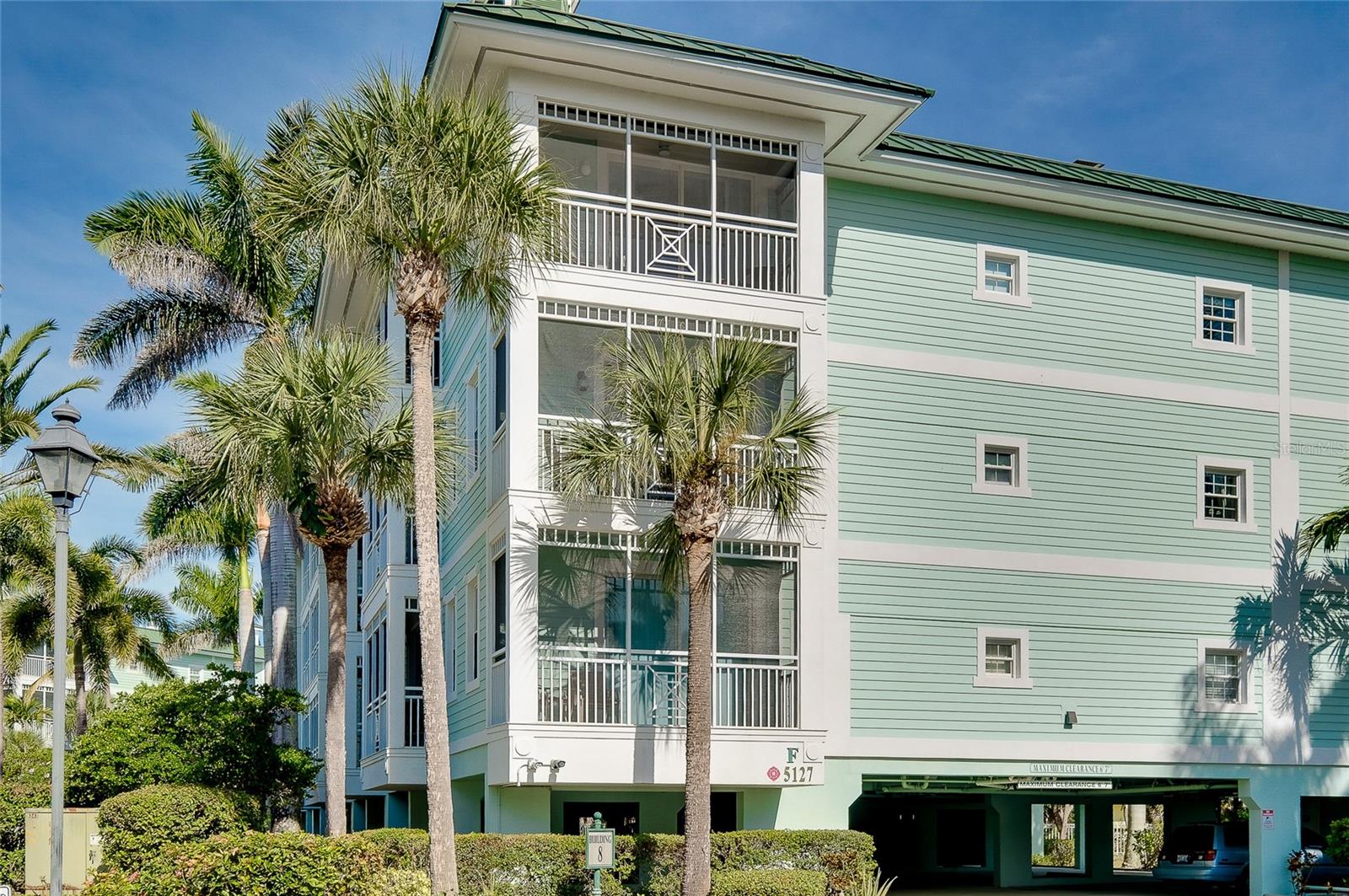 Image 3 of 80 For 5127 Melbourne Street F301