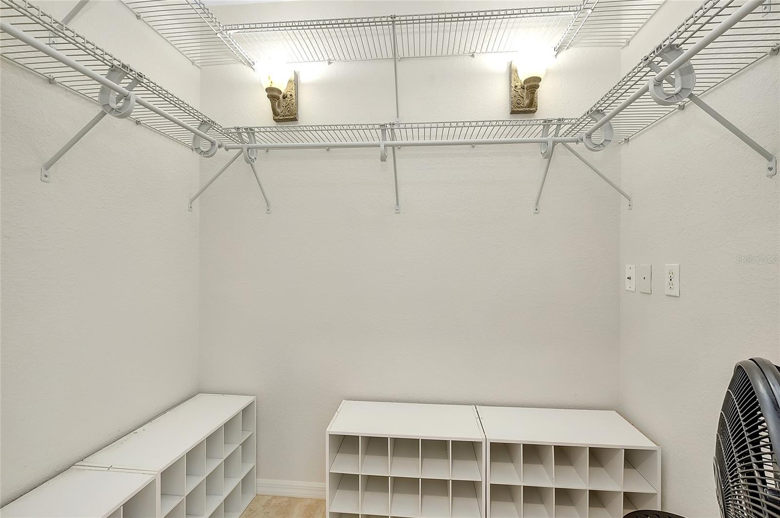 Image 30 of 80 For 5127 Melbourne Street F301