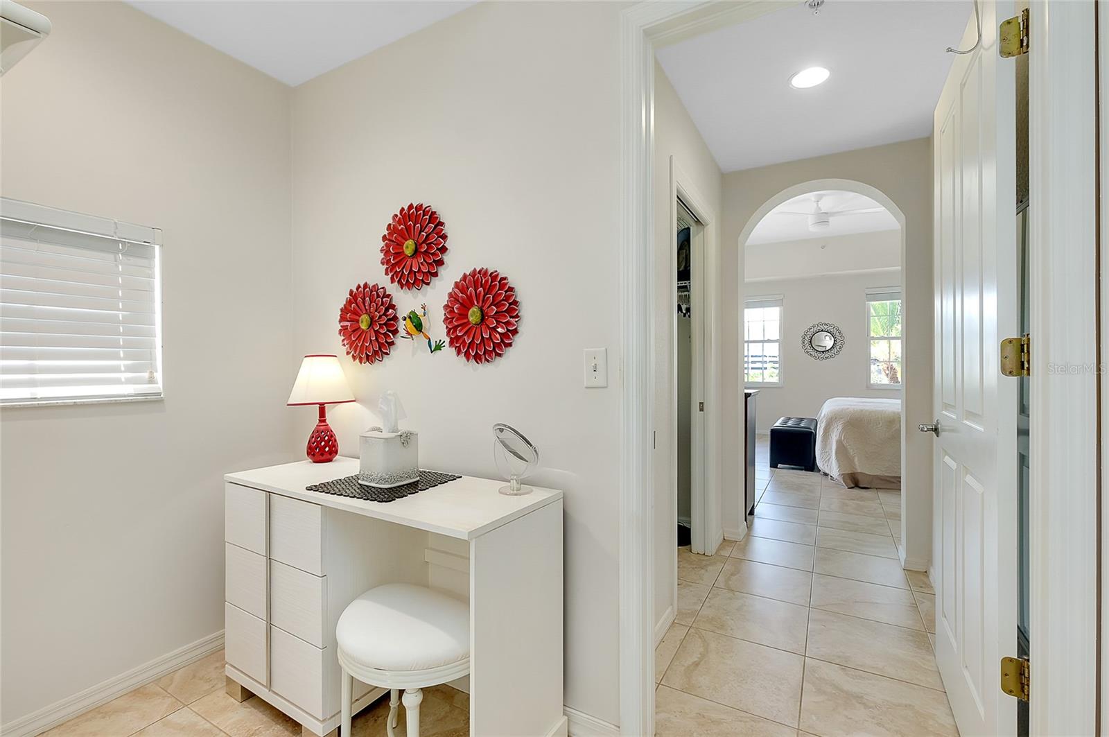 Image 36 of 80 For 5127 Melbourne Street F301