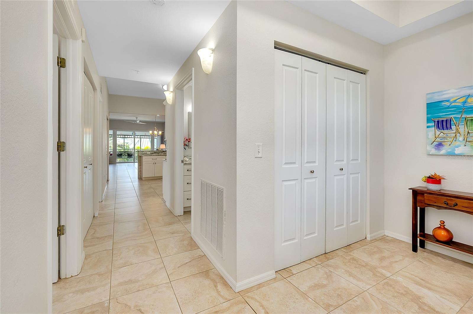 Image 4 of 80 For 5127 Melbourne Street F301