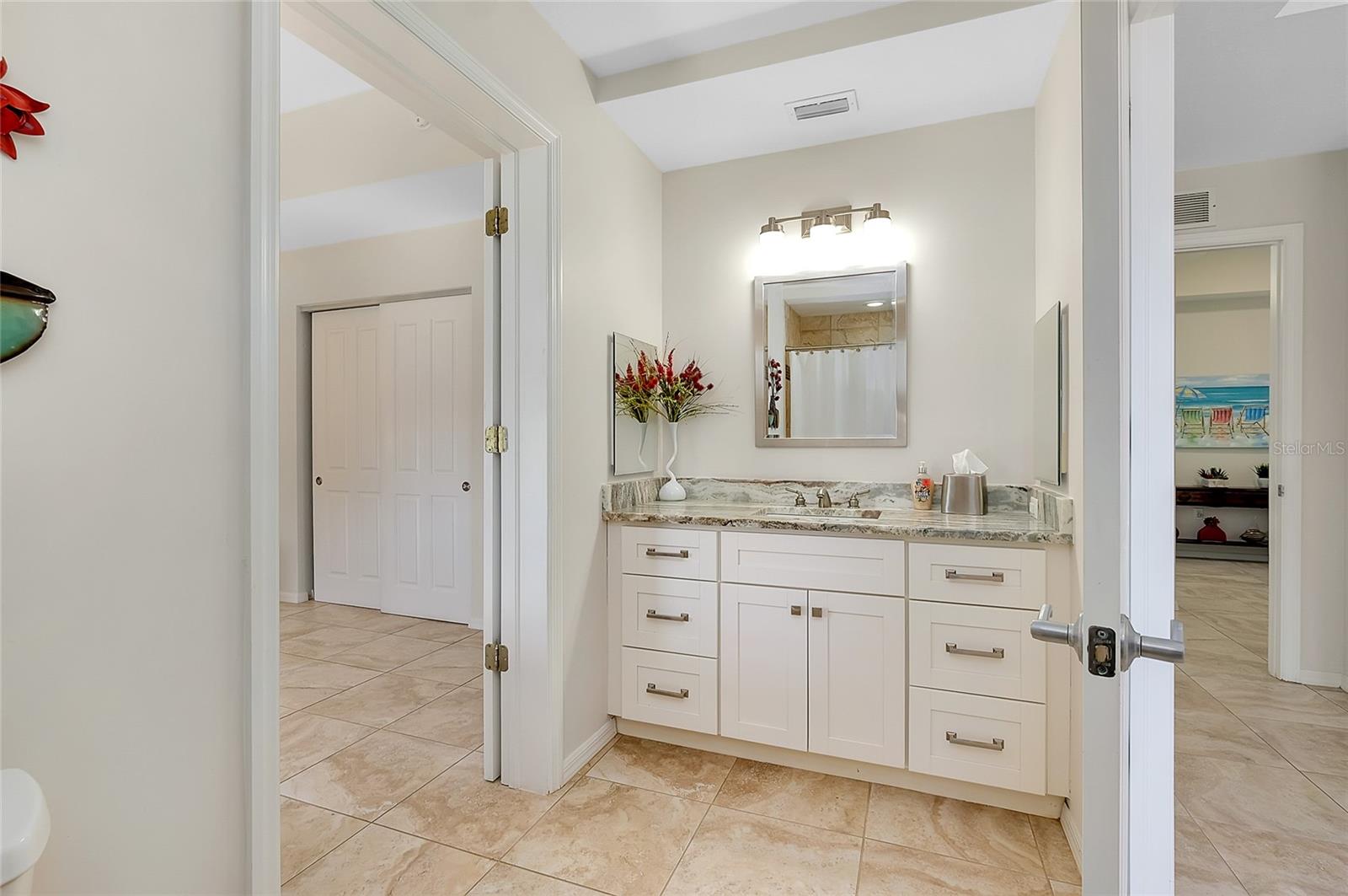 Image 43 of 80 For 5127 Melbourne Street F301