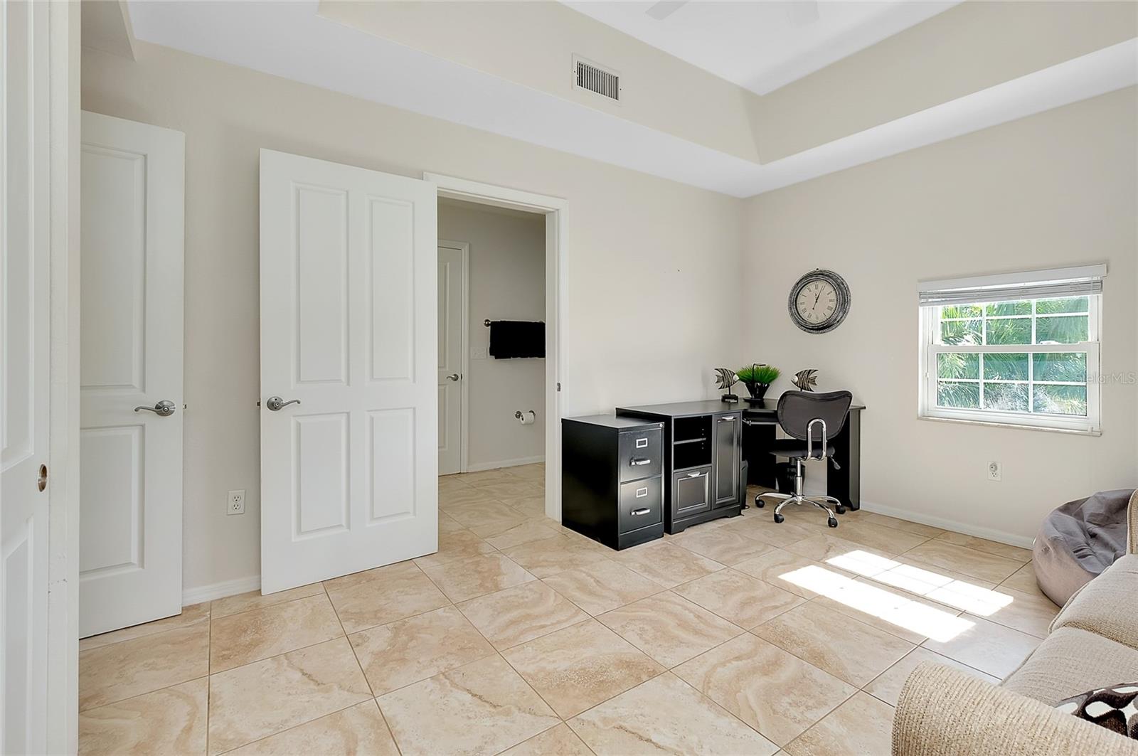 Image 45 of 80 For 5127 Melbourne Street F301