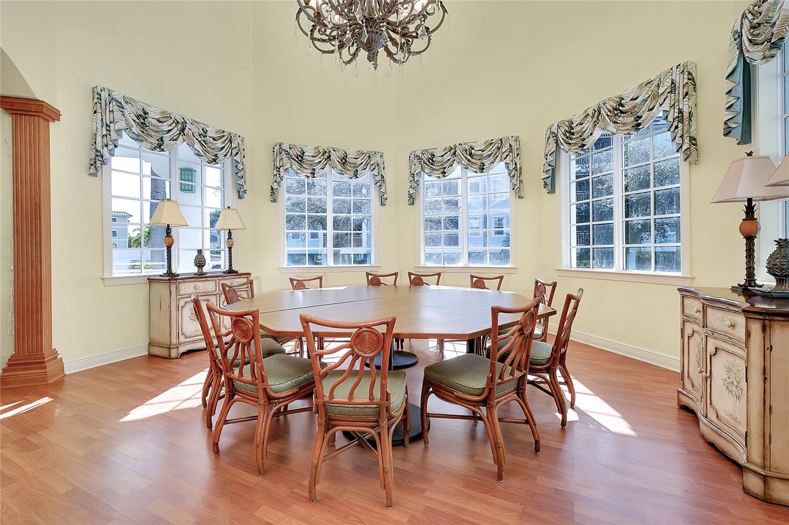 Image 53 of 80 For 5127 Melbourne Street F301