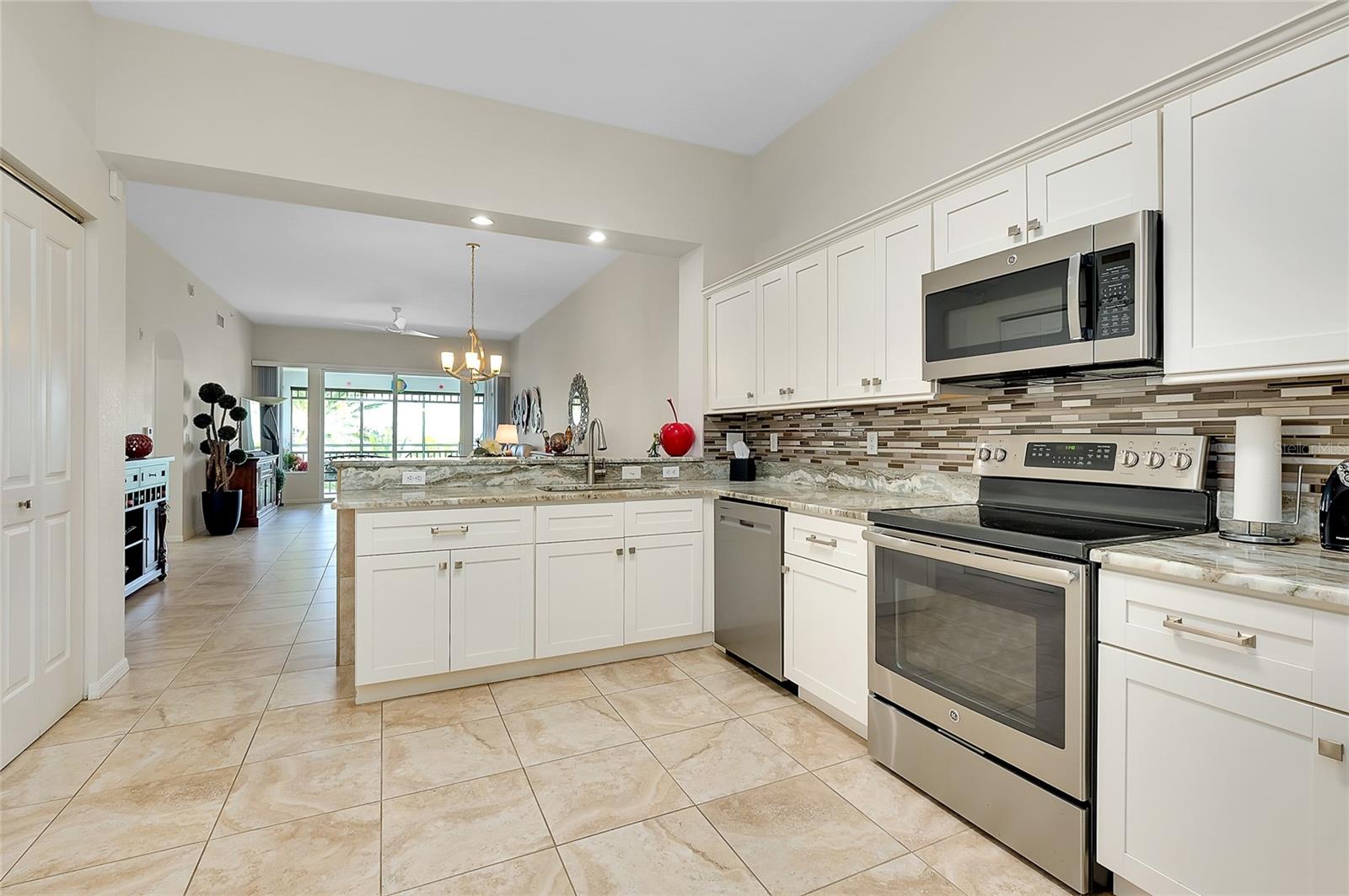 Image 6 of 80 For 5127 Melbourne Street F301