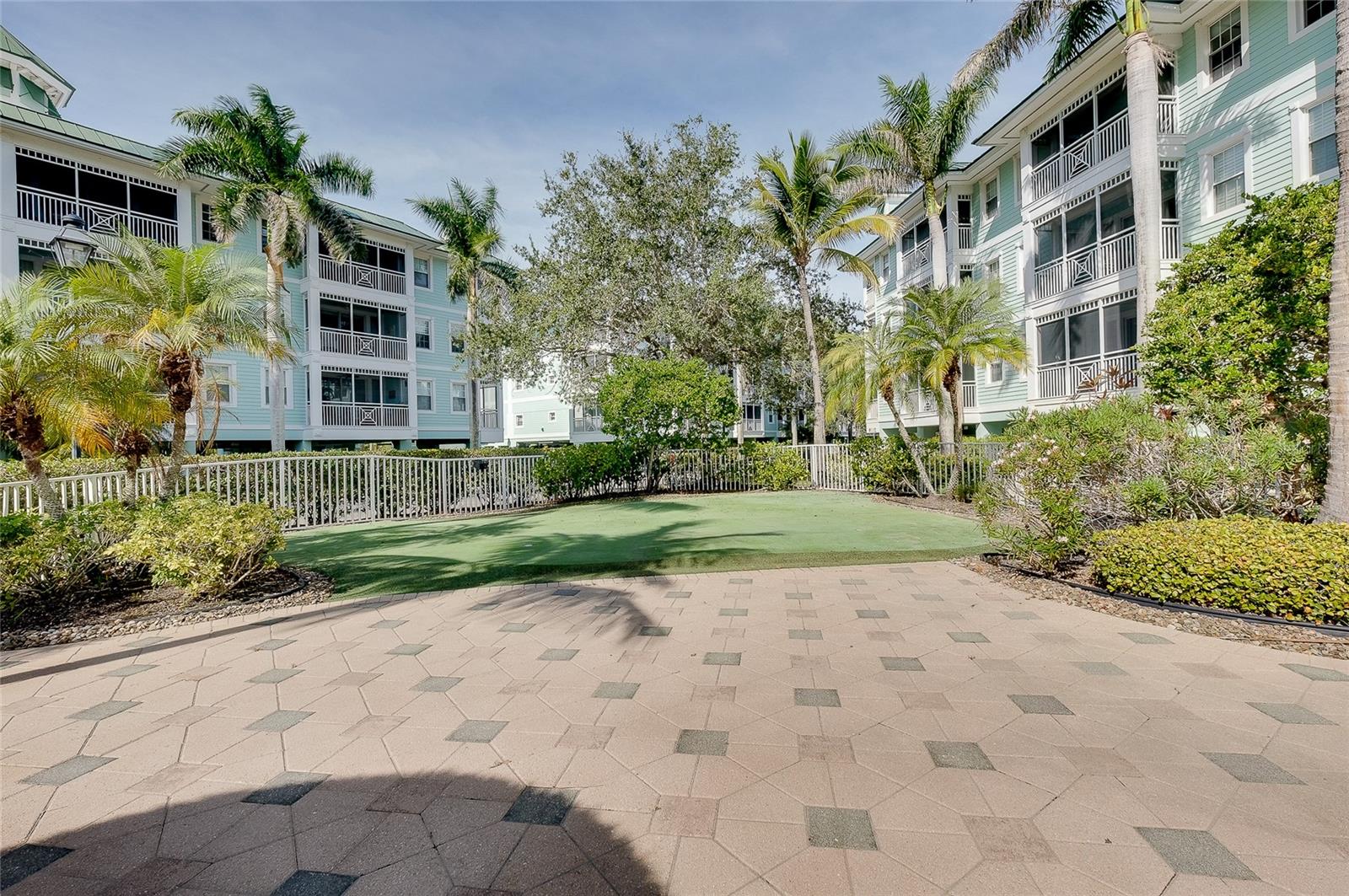 Image 68 of 80 For 5127 Melbourne Street F301