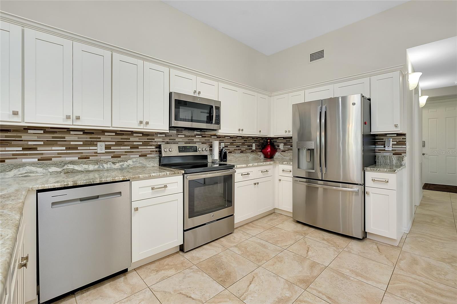 Image 7 of 80 For 5127 Melbourne Street F301