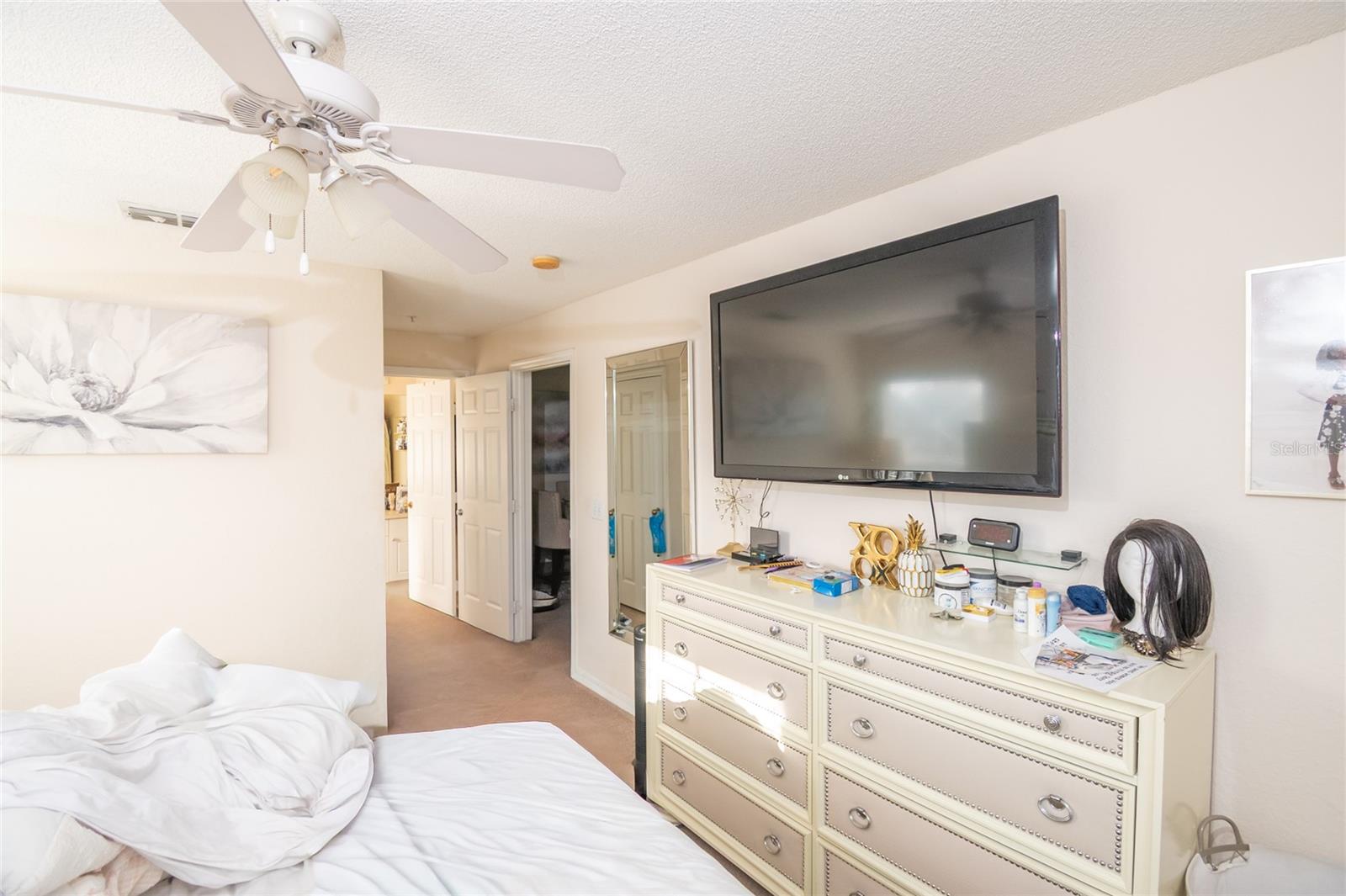 Image 13 of 28 For 18001 Richmond Place Drive 735