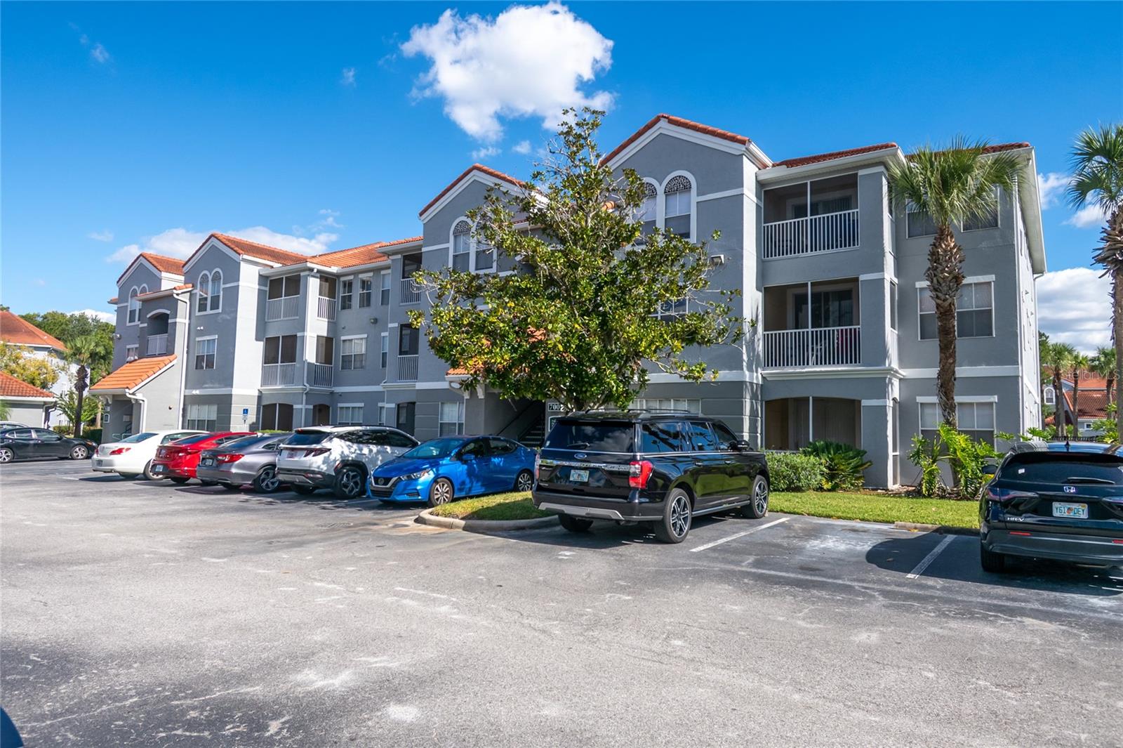 Image 16 of 28 For 18001 Richmond Place Drive 735