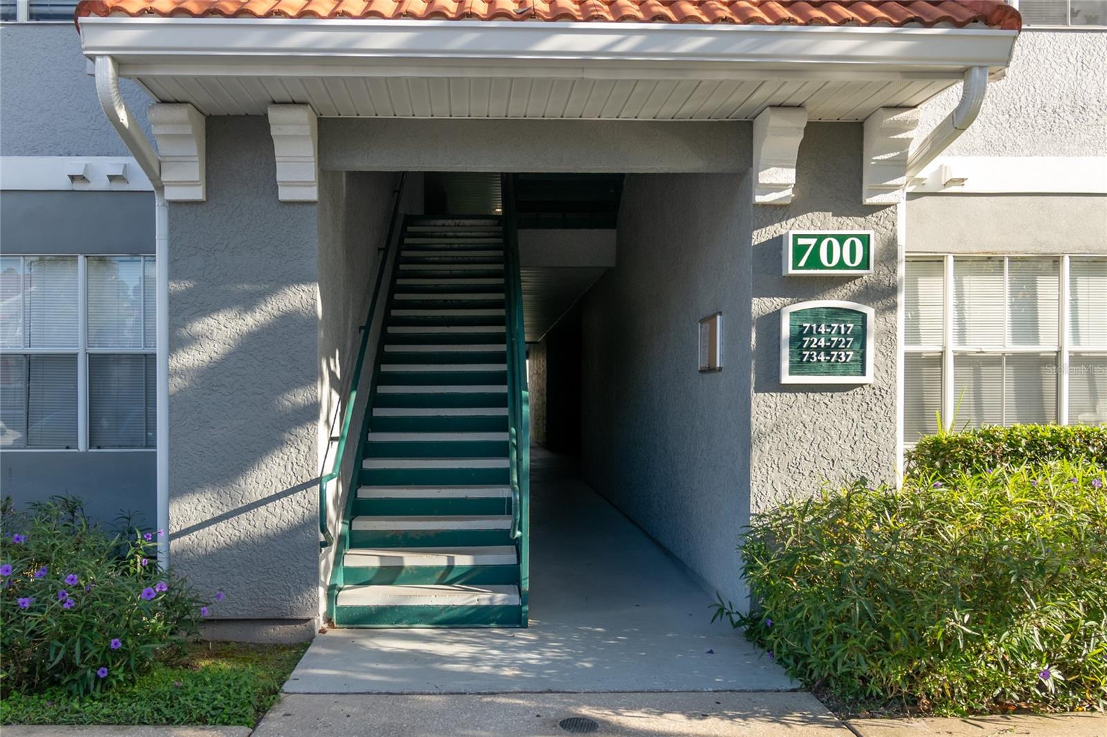 Image 2 of 28 For 18001 Richmond Place Drive 735