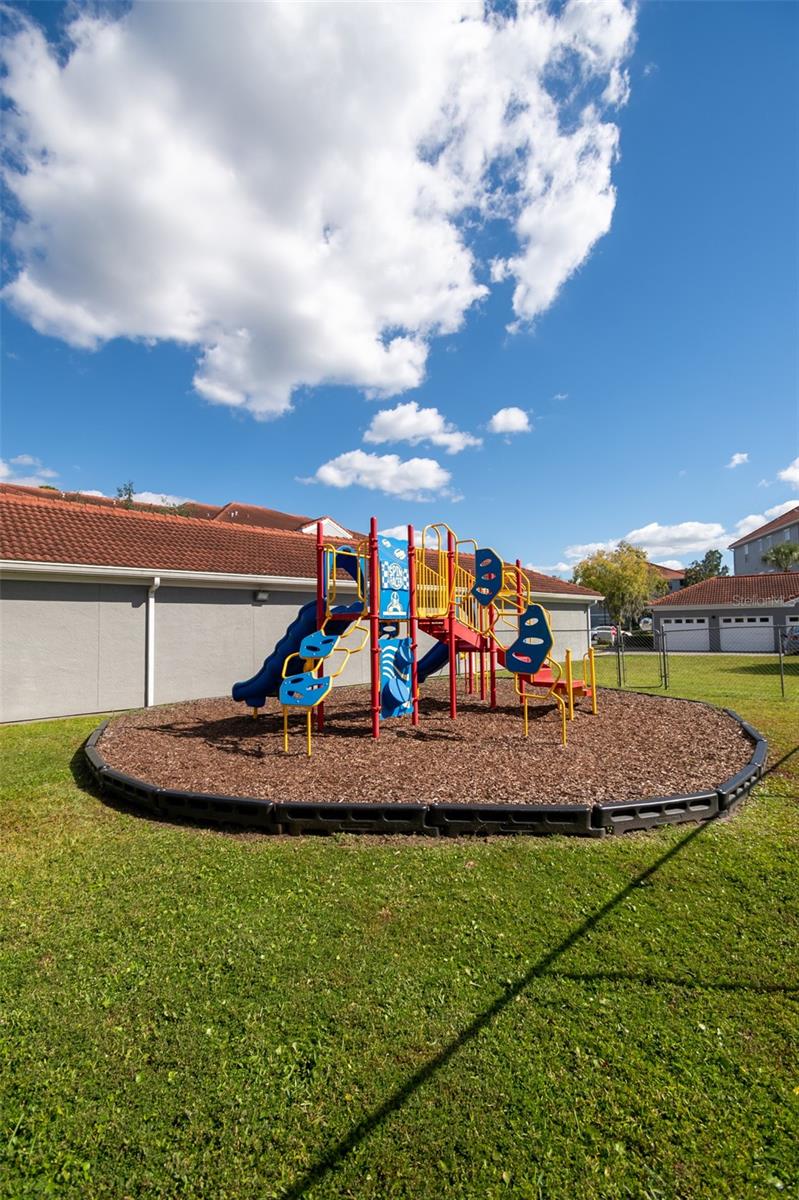 Image 26 of 28 For 18001 Richmond Place Drive 735