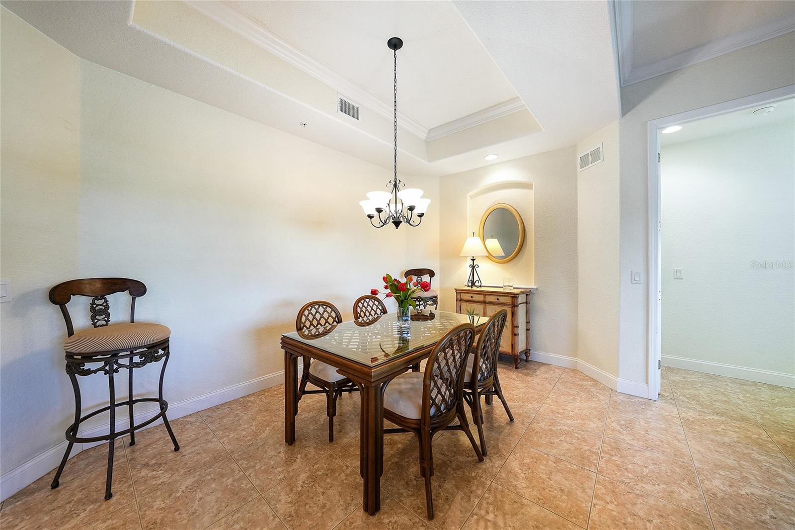 Image 11 of 55 For 290 Lewis Circle 121