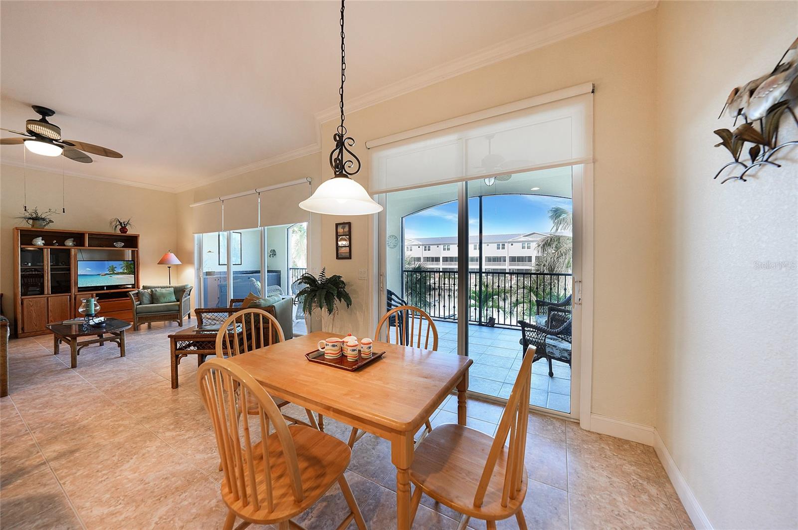 Image 18 of 55 For 290 Lewis Circle 121