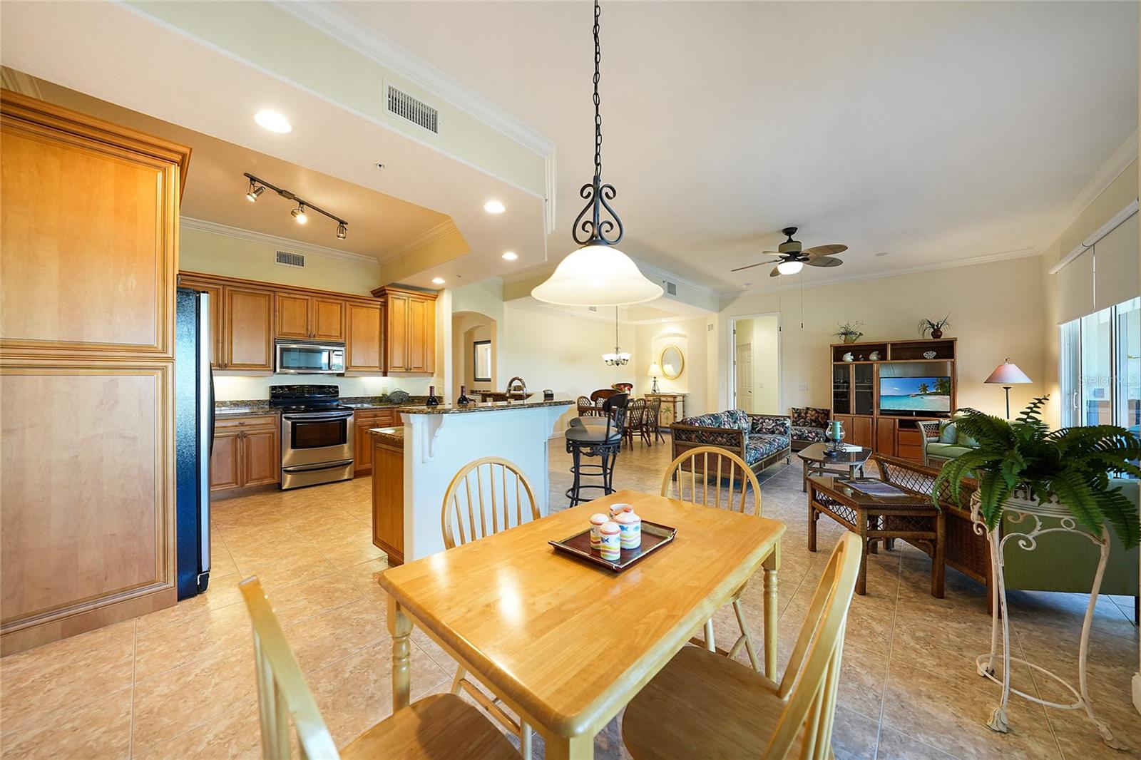 Image 19 of 55 For 290 Lewis Circle 121