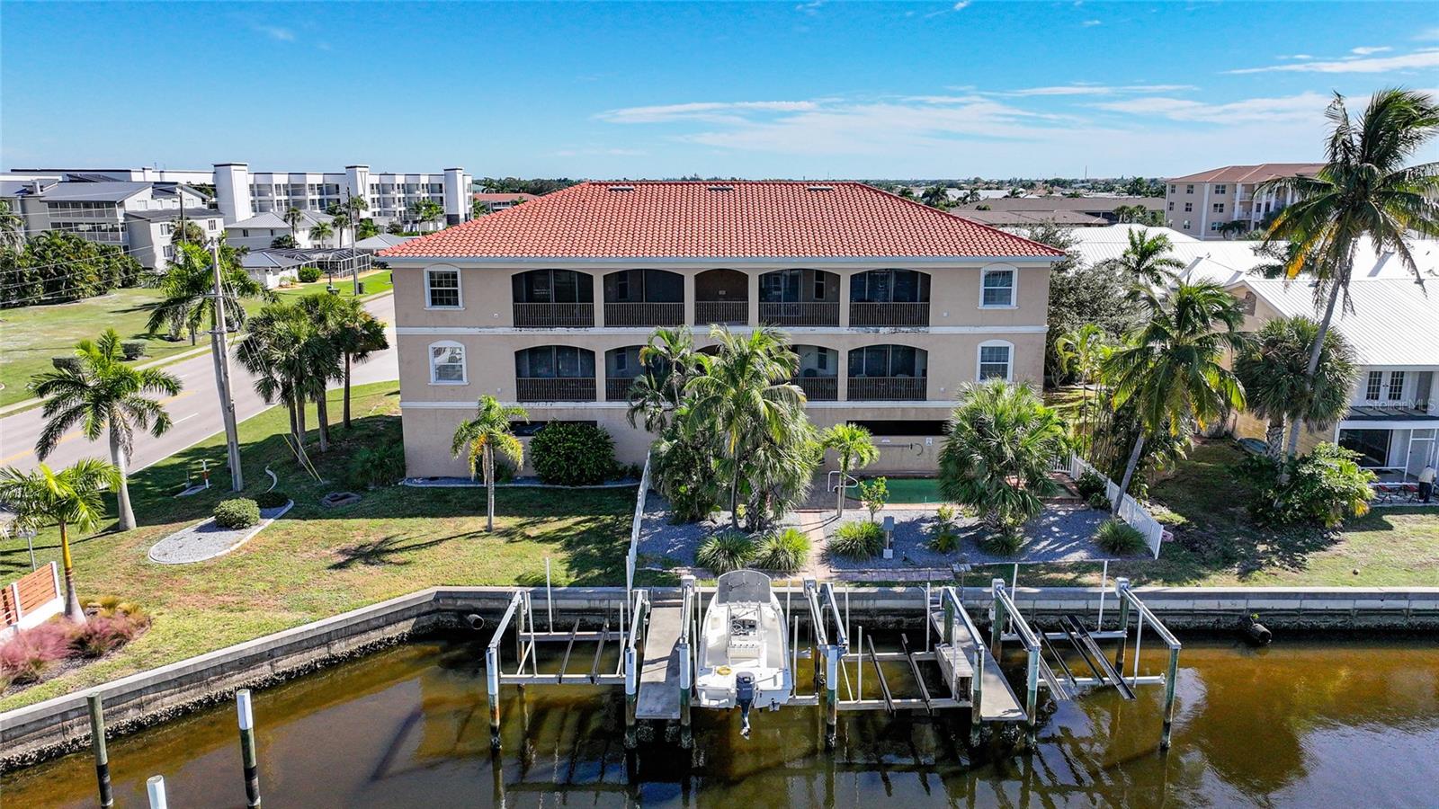 Image 2 of 55 For 290 Lewis Circle 121