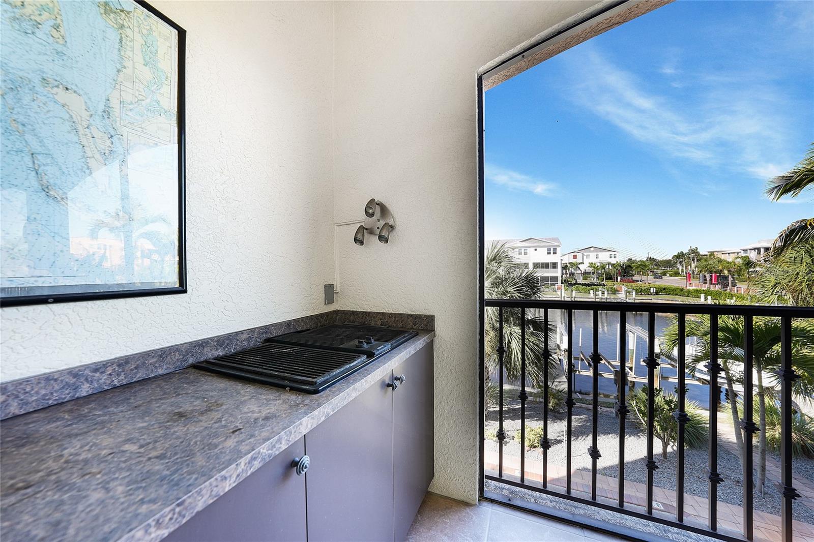 Image 31 of 55 For 290 Lewis Circle 121