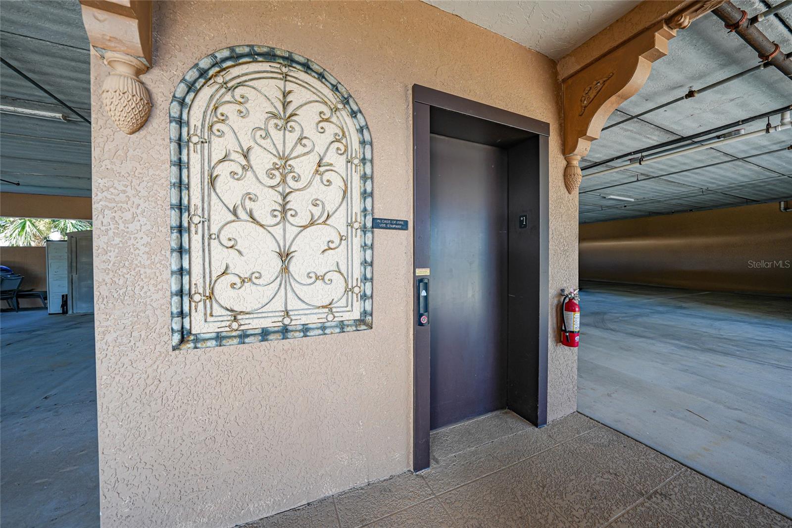 Image 34 of 55 For 290 Lewis Circle 121