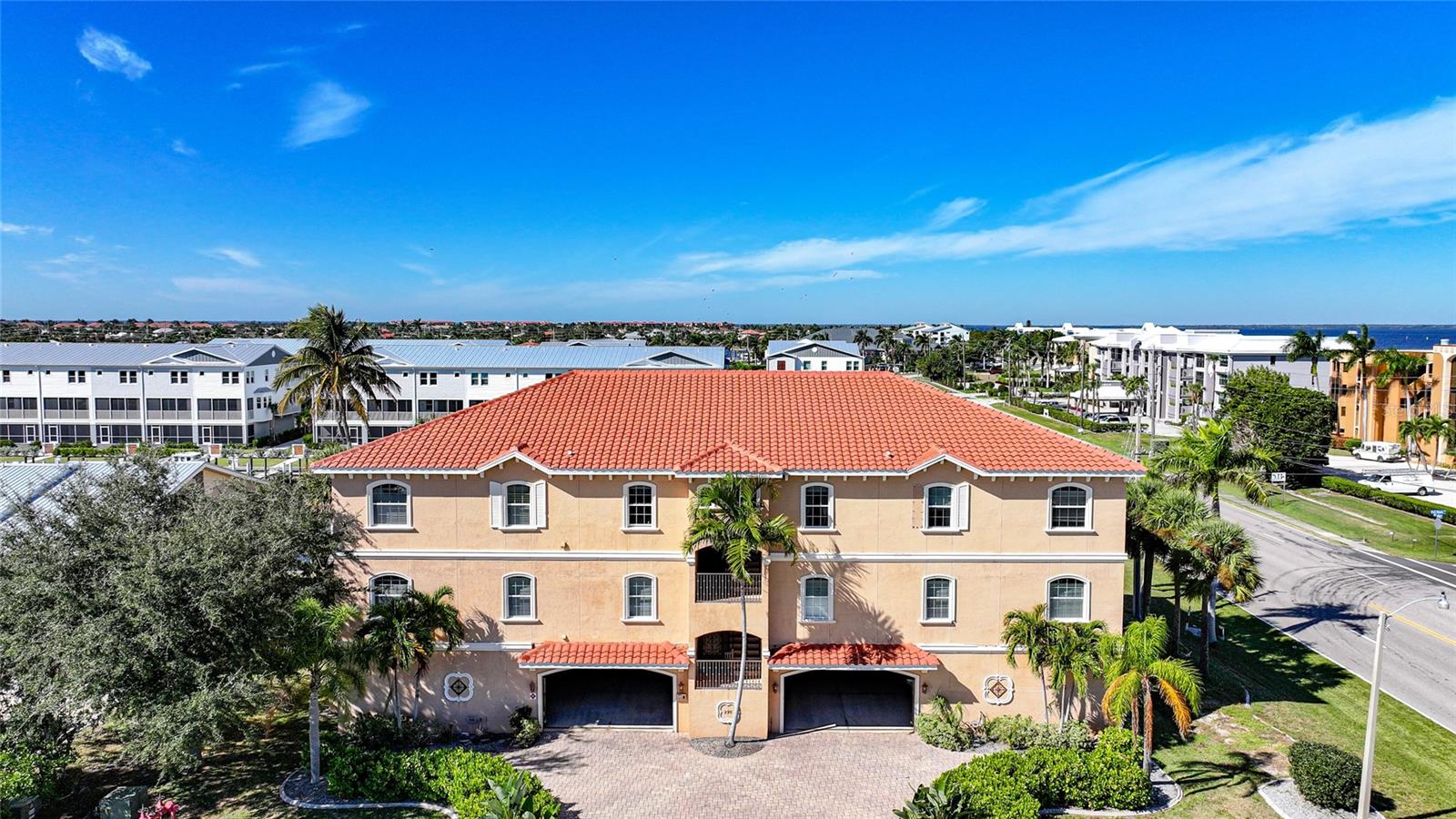 Image 42 of 55 For 290 Lewis Circle 121