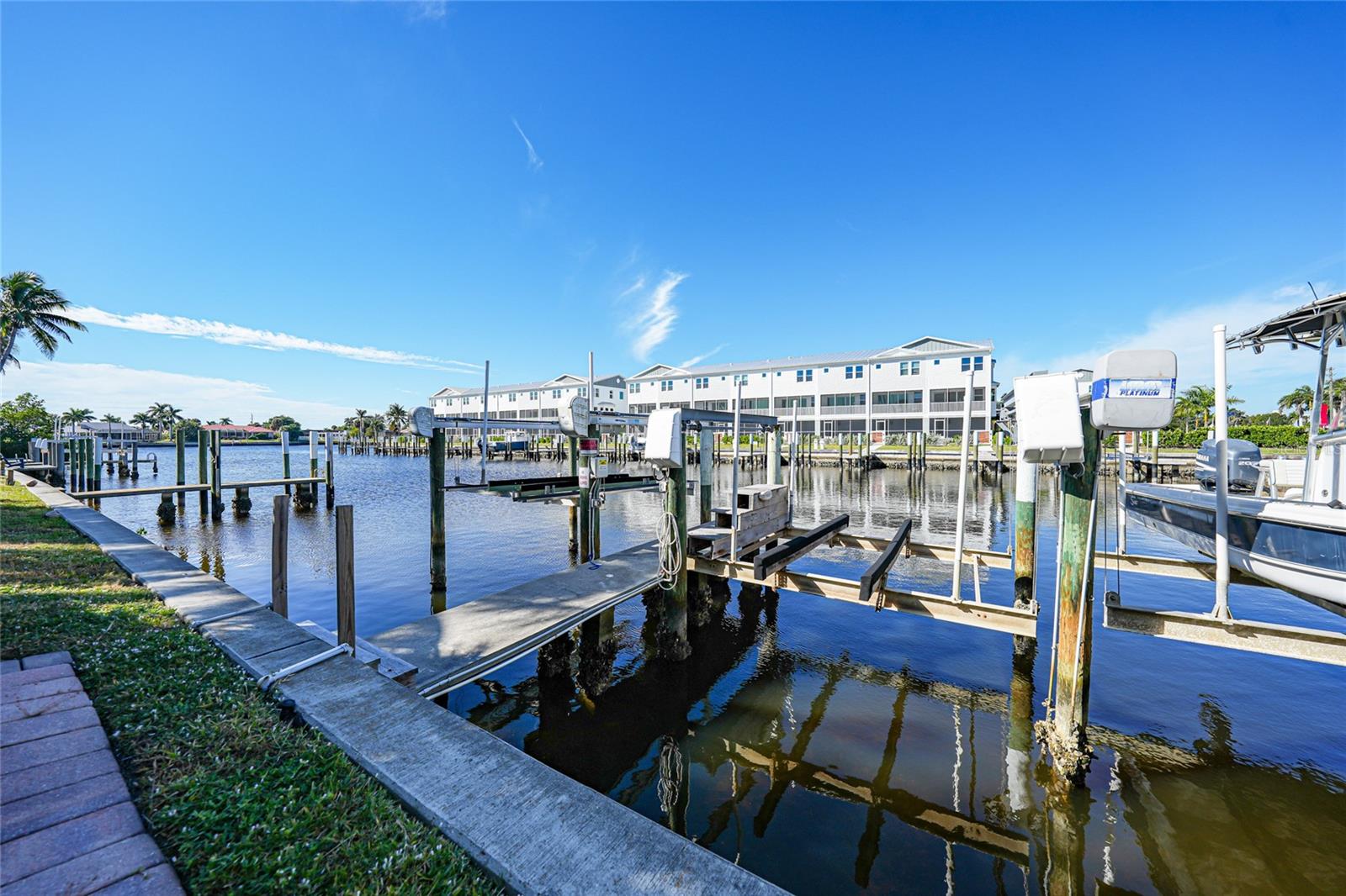 Image 45 of 55 For 290 Lewis Circle 121