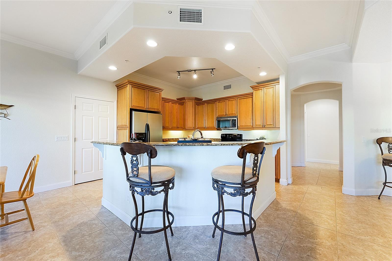 Image 6 of 55 For 290 Lewis Circle 121