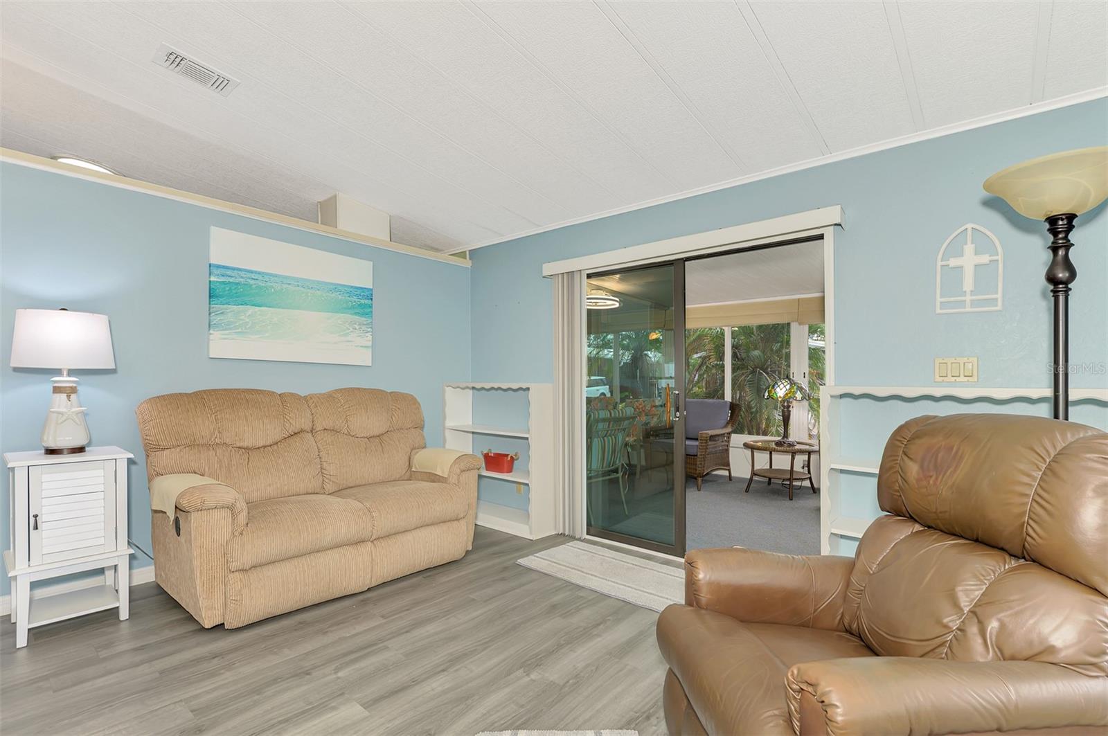 Image 12 of 50 For 612 La Jolla Circle