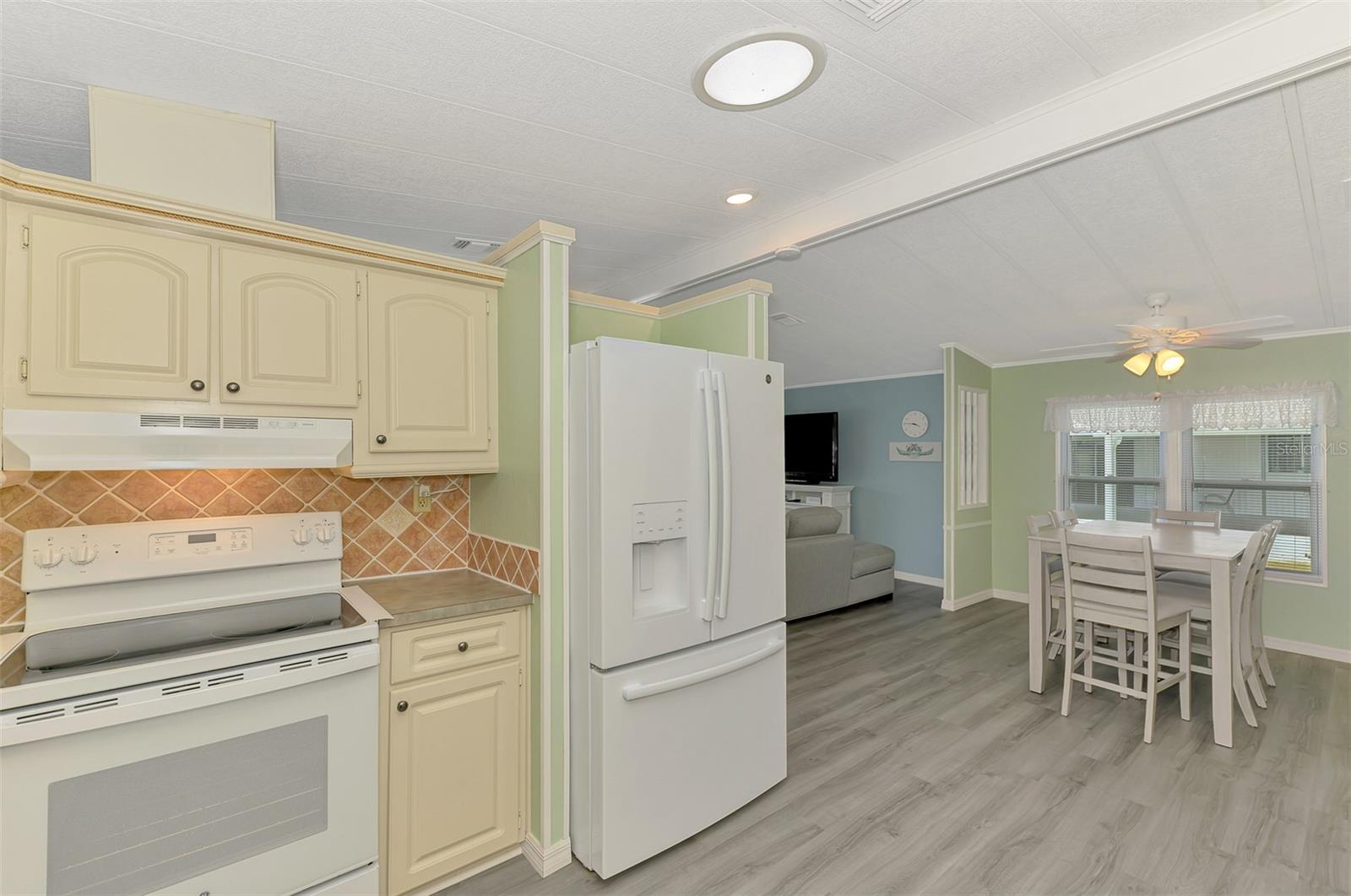 Image 18 of 50 For 612 La Jolla Circle