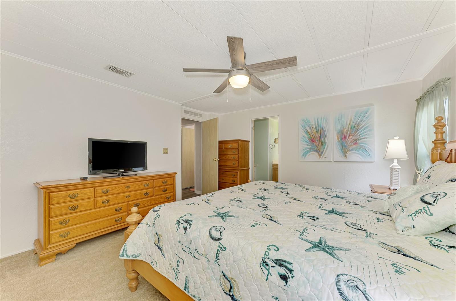 Image 26 of 50 For 612 La Jolla Circle