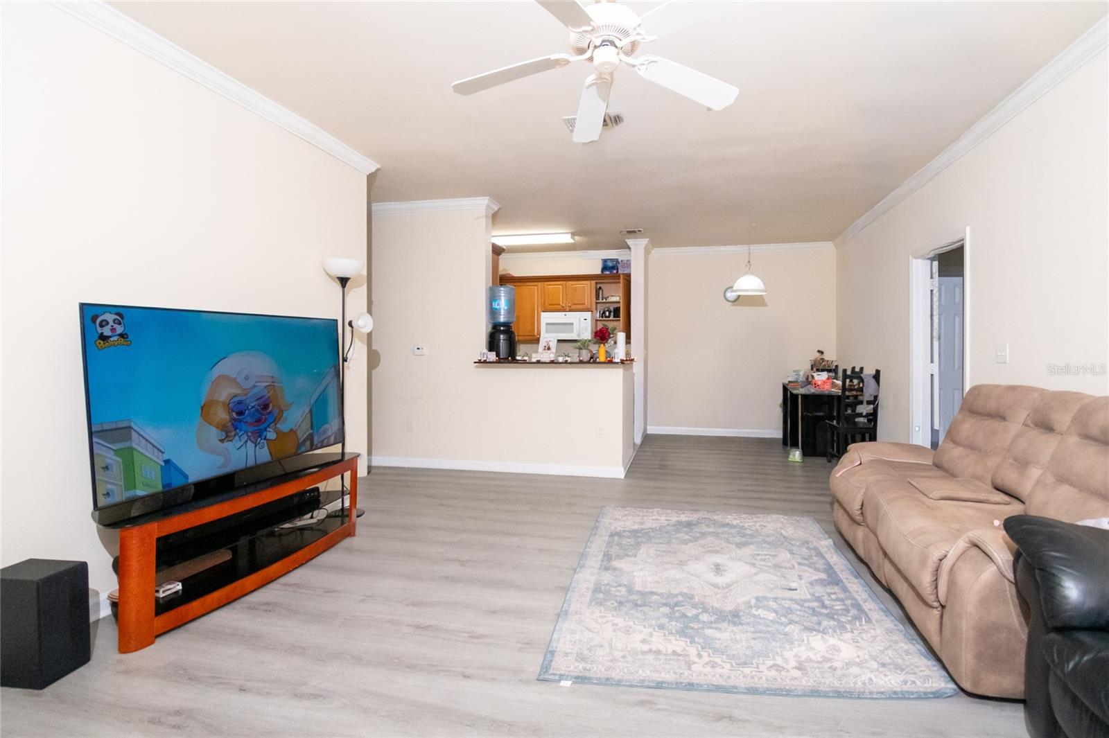 Image 3 of 24 For 18103 Back Stretch Lane