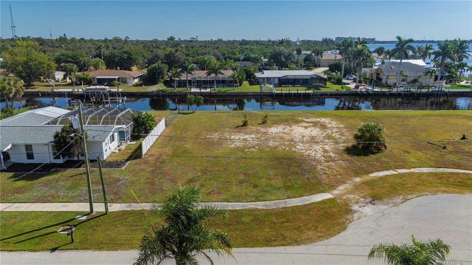 Image 5 of 12 For 4450 Gardner Drive