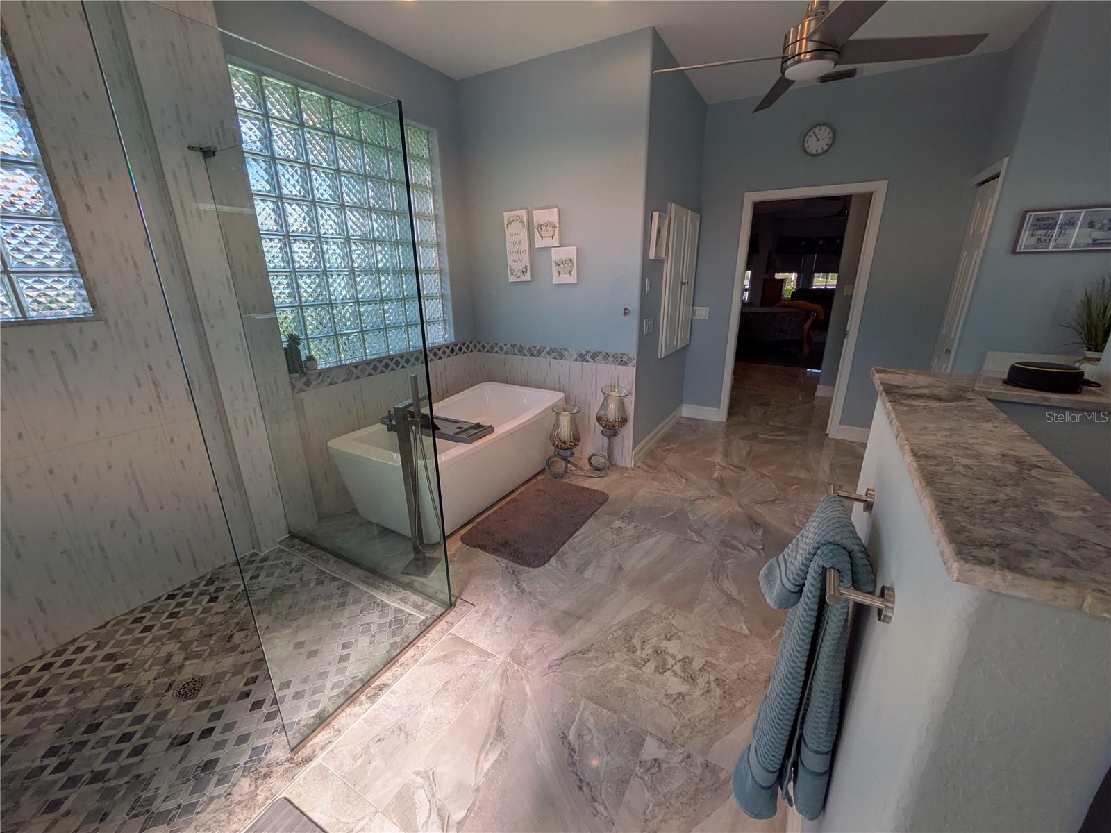 Image 11 of 84 For 11600 Dallas Drive N