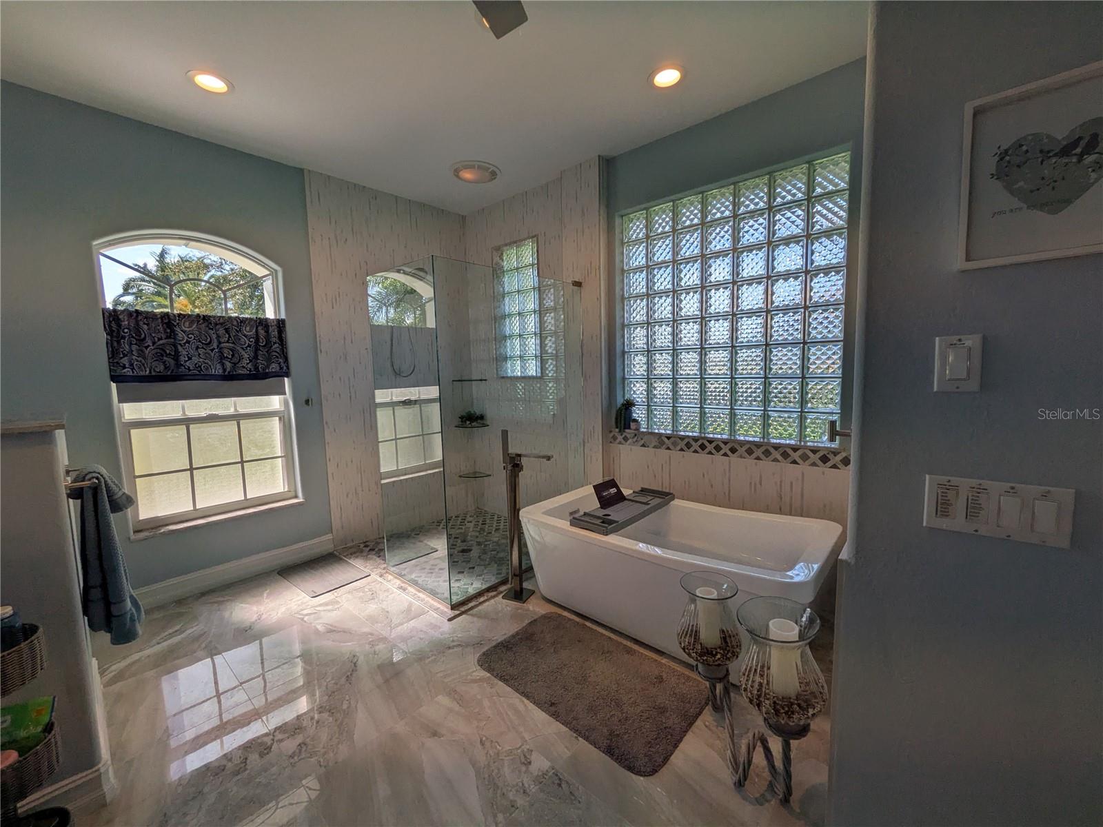 Image 9 of 84 For 11600 Dallas Drive N